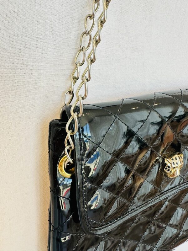 CARTERA SOBRE ACHAROLADA SIBYL VANE NEGRO - Imagen 3