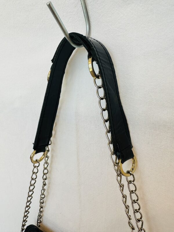 CARTERA SOBRE ACHAROLADA SIBYL VANE NEGRO - Imagen 4