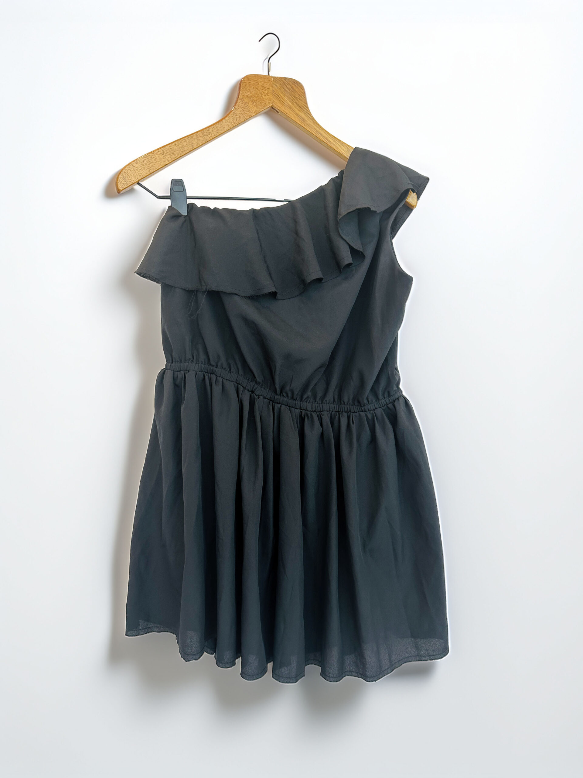 VESTIDO HOMBRO IRREGULAR NEGRO MARIA CHER (3) - Imagen 2