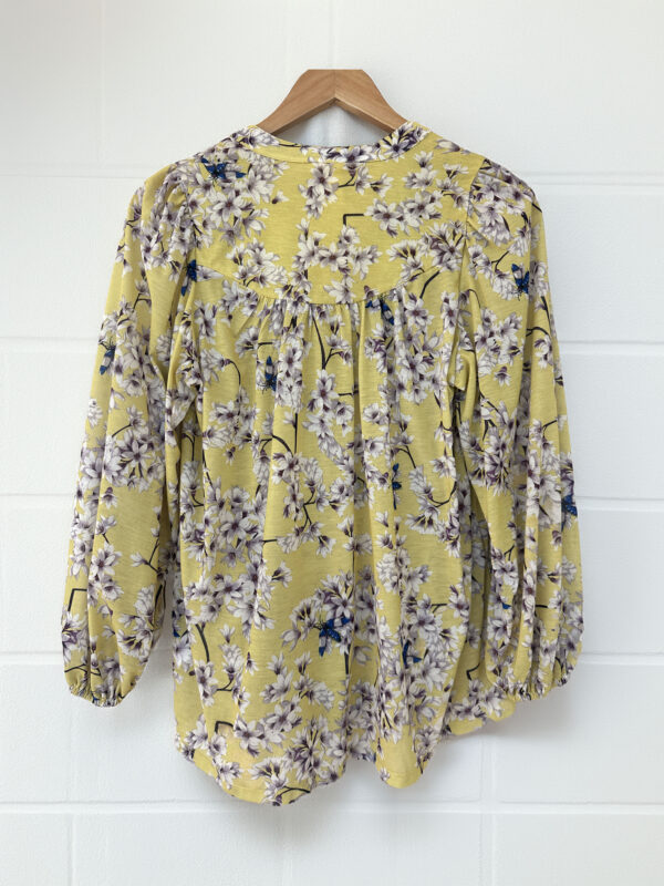 BLUSA FLOREADA H&M (XS) - Imagen 2