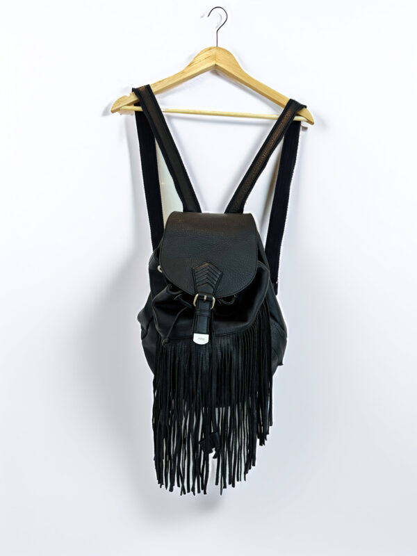 MOCHILA NEGRA FLECOS PRUNE