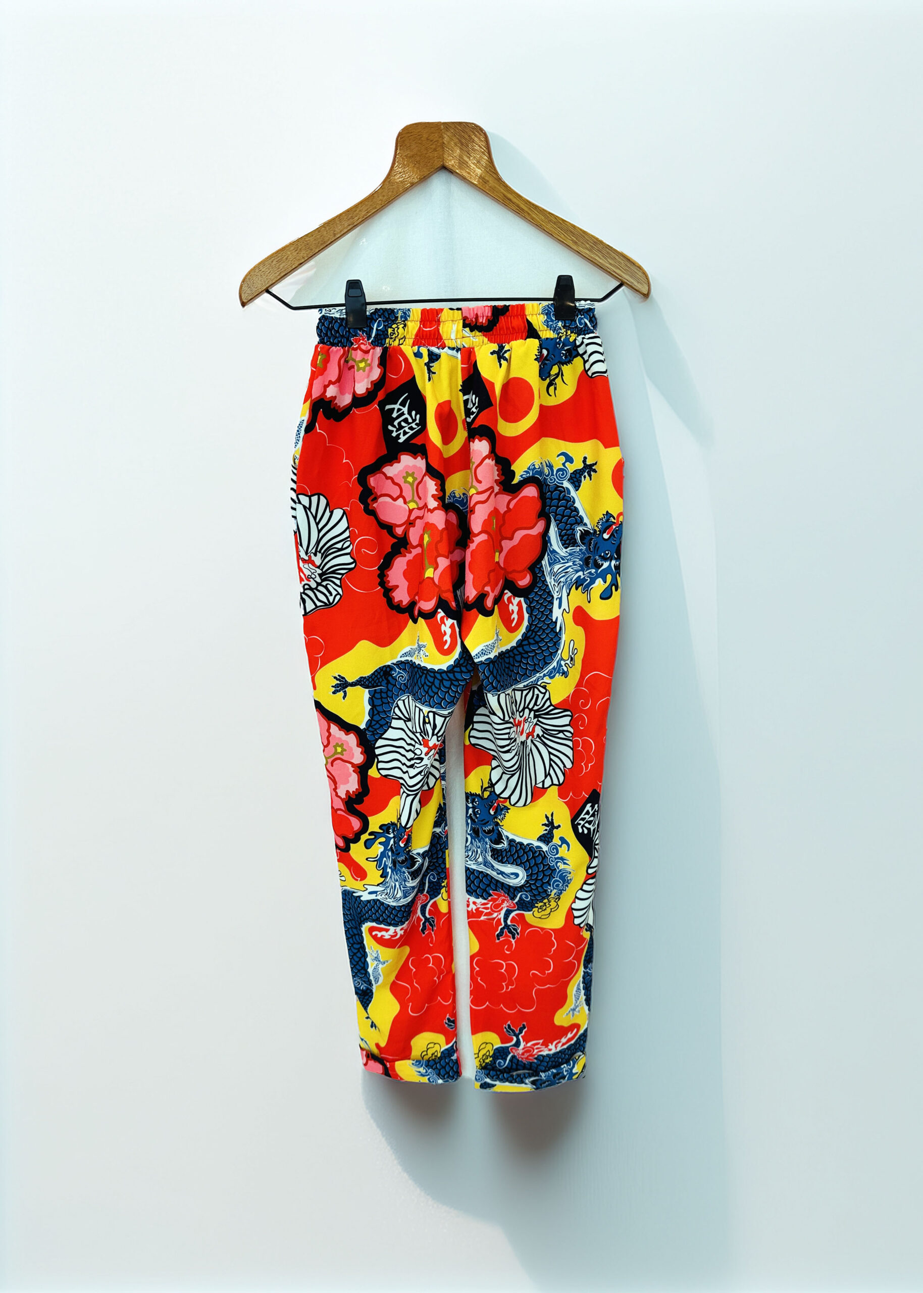 PANTALON ESTAMPADO DRAGON DOLL STORE (1) - Imagen 2