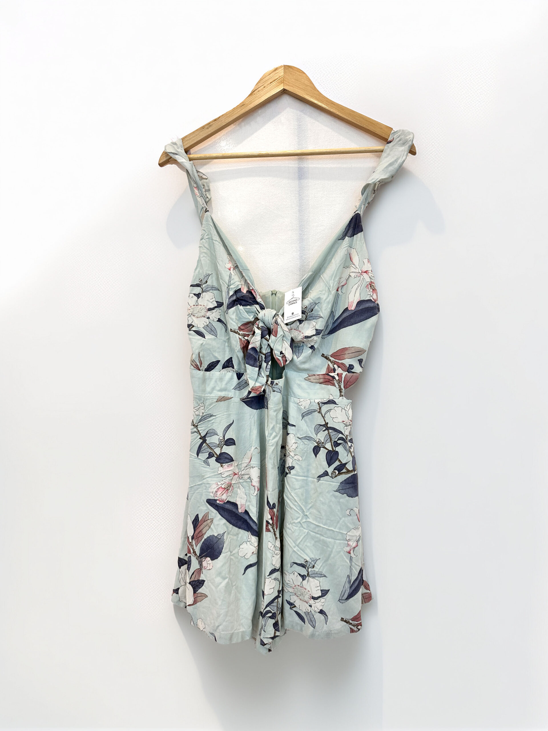 MONO CORTO FLORES PULL & BEAR (XL)