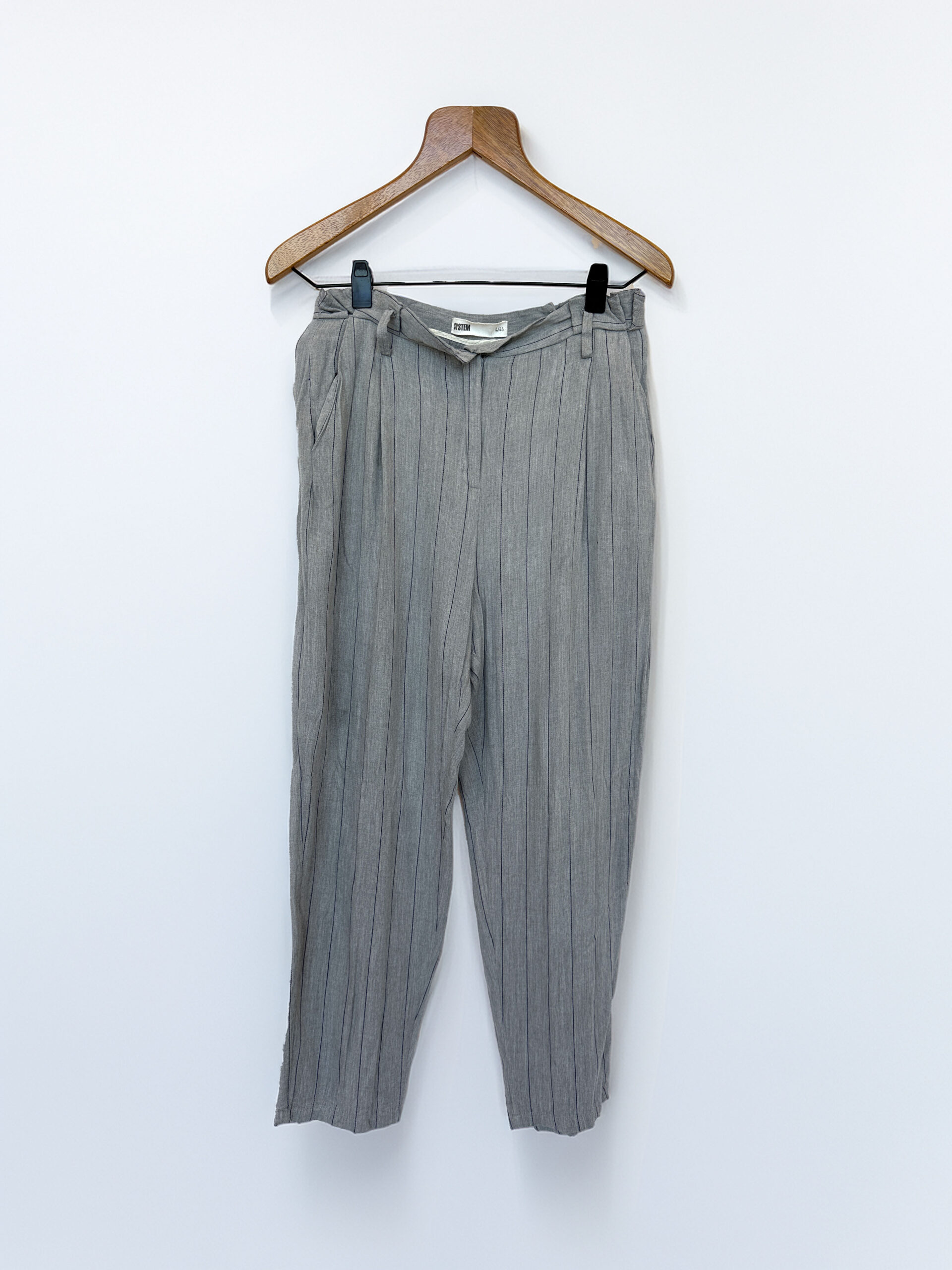 PANTALON RAYADO GRIS SYSTEM (XL)