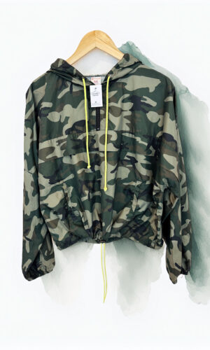 BUZO ROMPEVIENTO CAMUFLADO NO BOUNDARIES (XL)