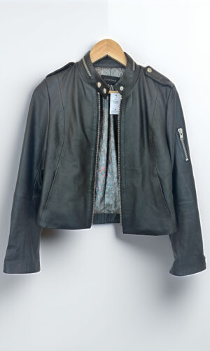 CAMPERA CIERRES NEGRA EMMA WOSS (S)