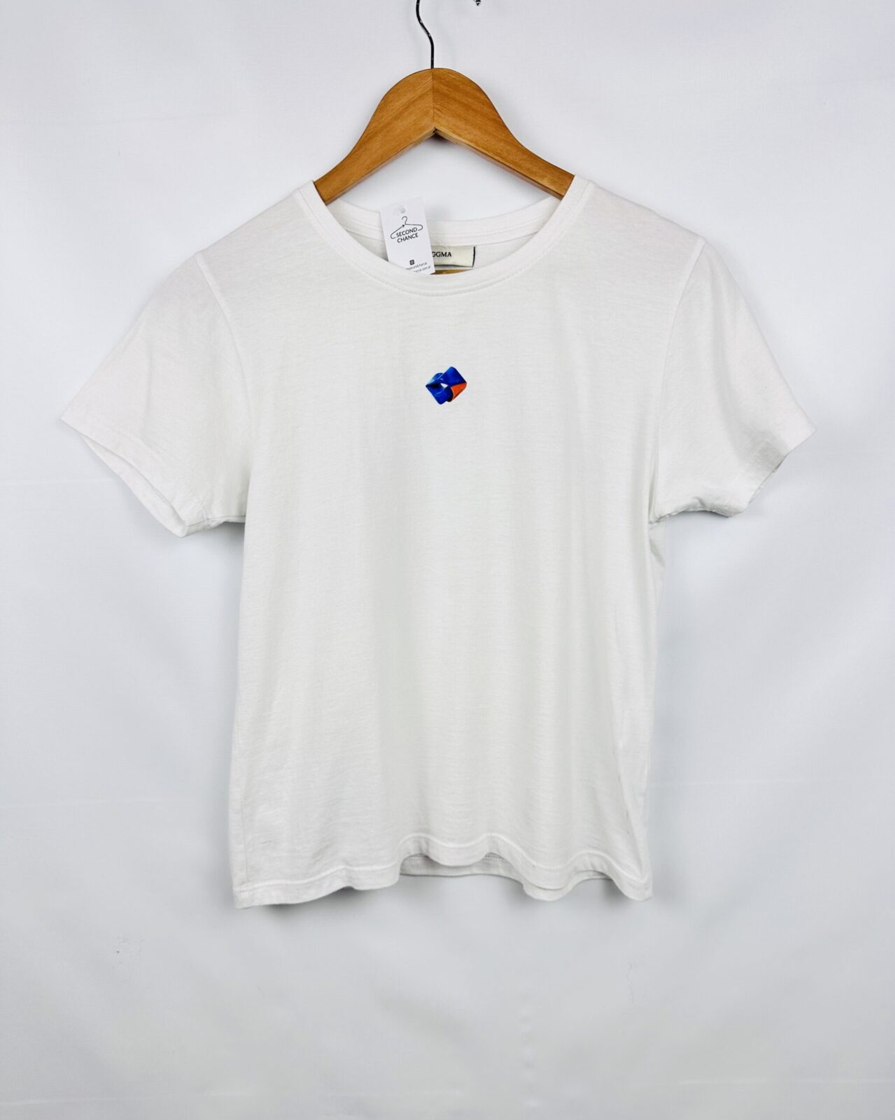 REMERA BLANCA + ESTAMPA MAGMMA (M)
