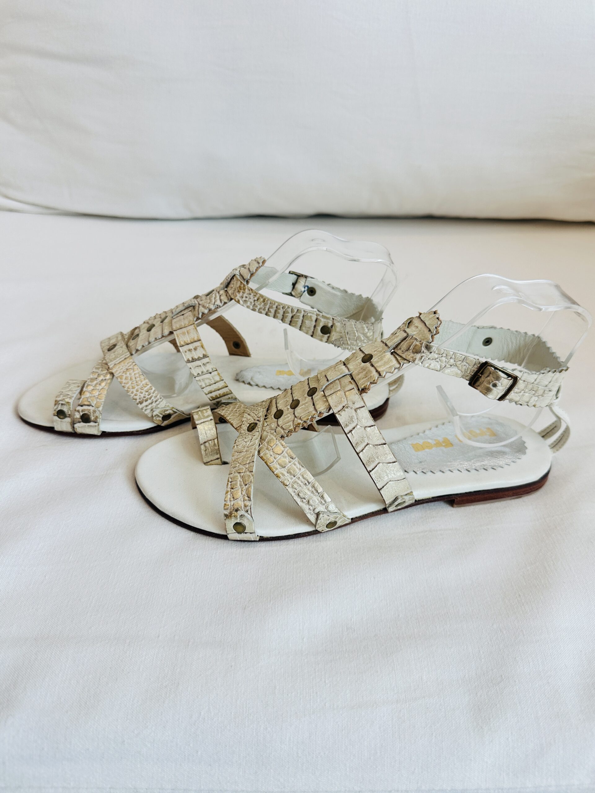 SANDALIAS GLADIADORAS PLATEADAS FROU-FROU (36)