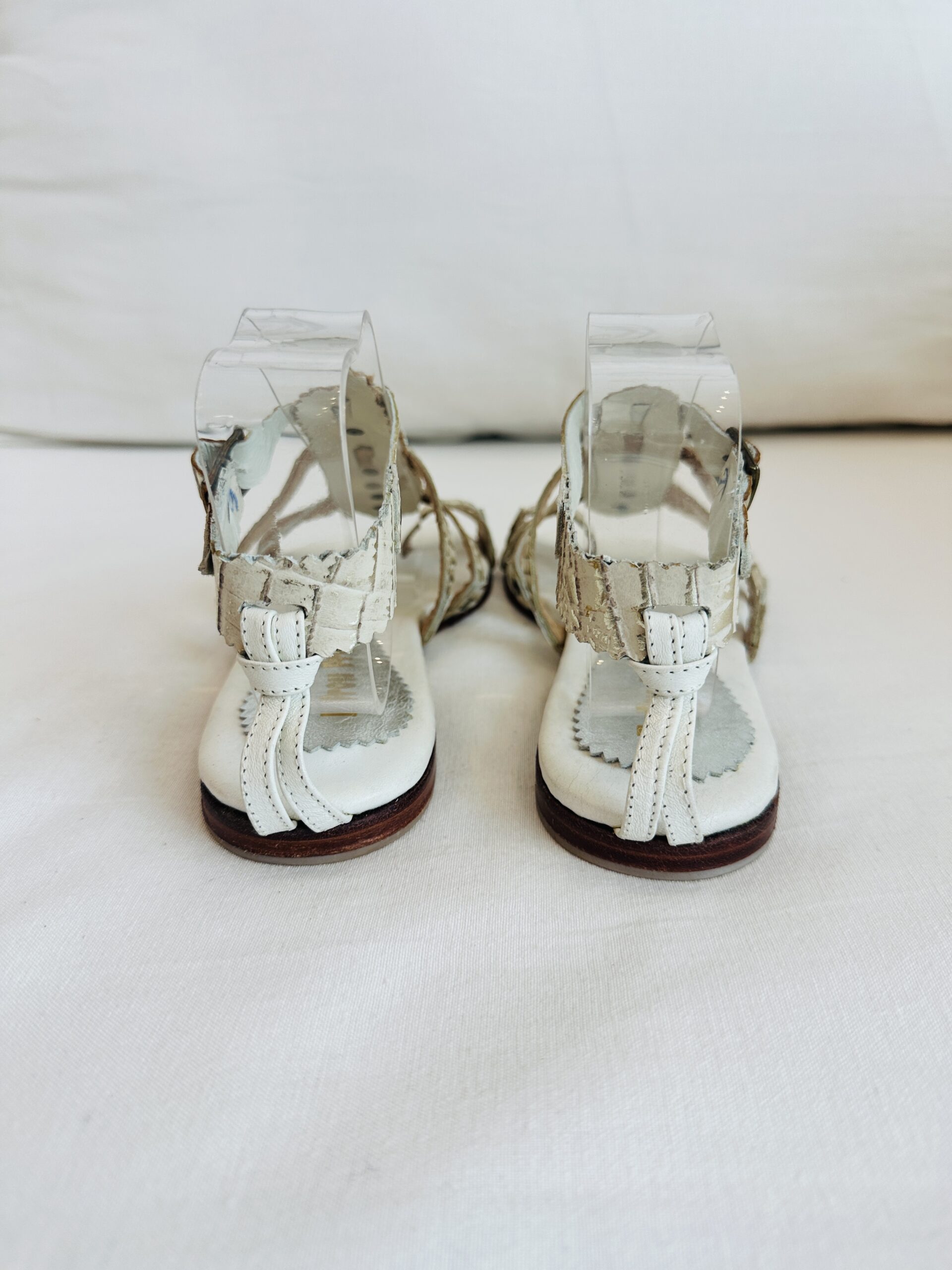 SANDALIAS GLADIADORAS PLATEADAS FROU-FROU (36) - Imagen 2