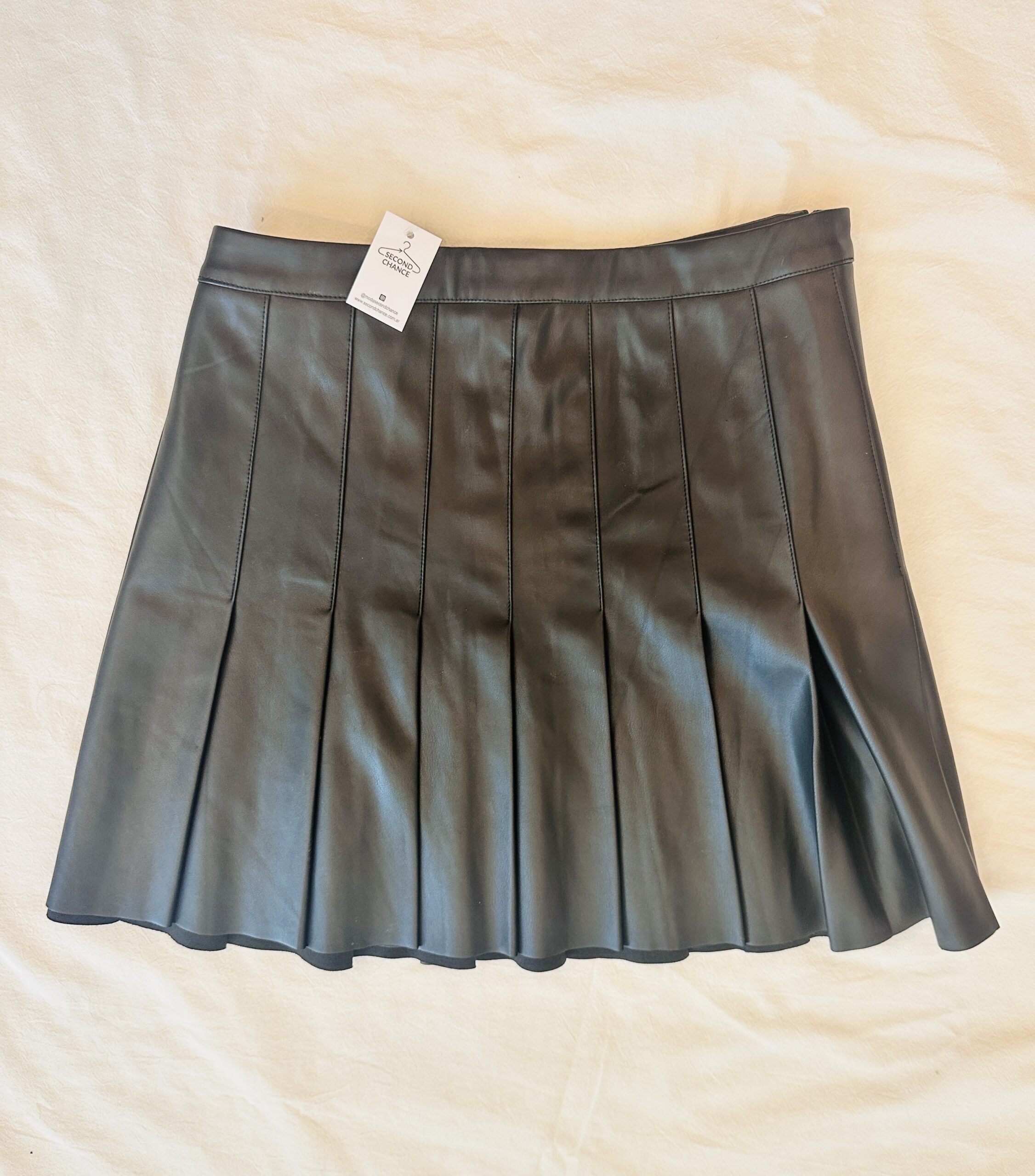 POLLERA SIMIL CUERO NEGRA STEVE MADDEN (L)