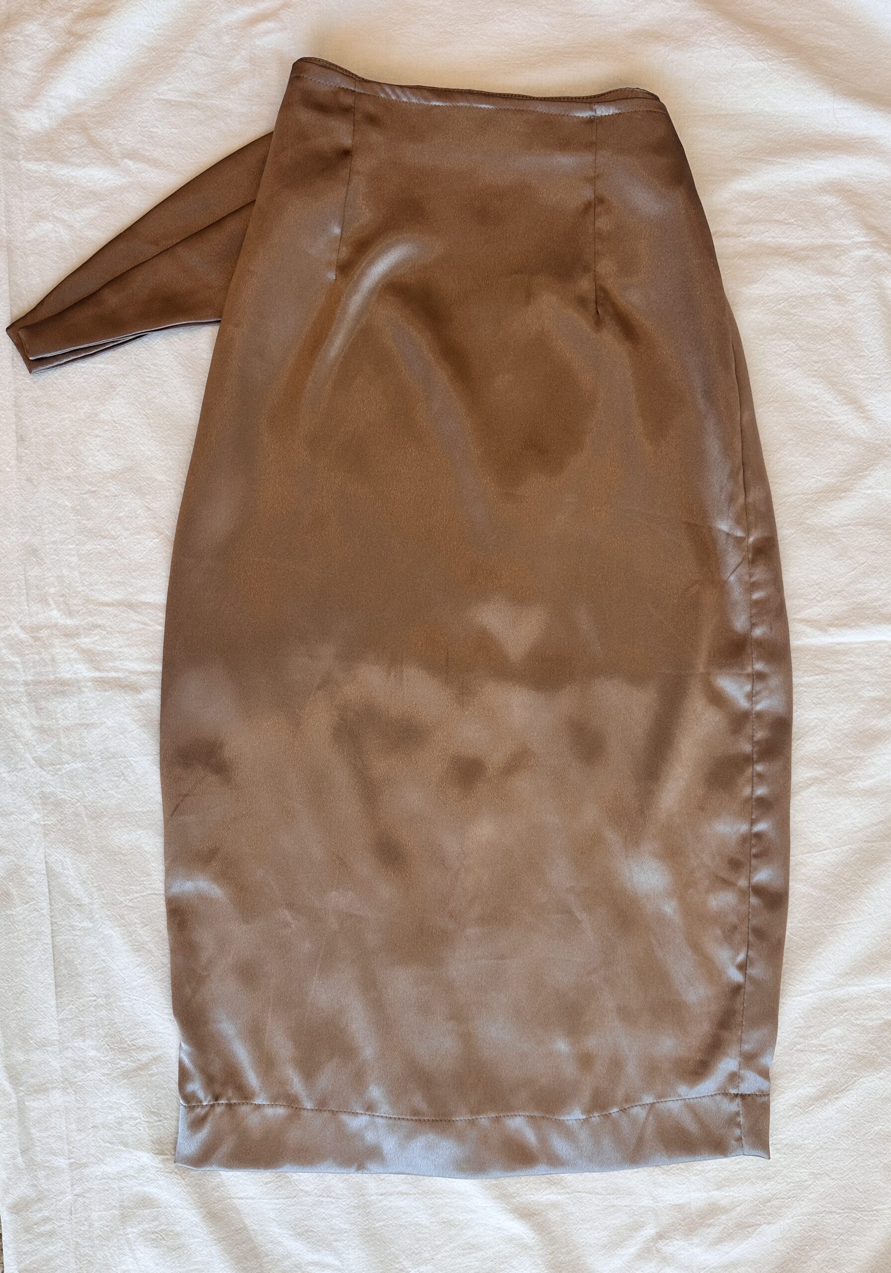 POLLERA DE VESTIR MARRON SATINADO NEGRA (S) - Imagen 2