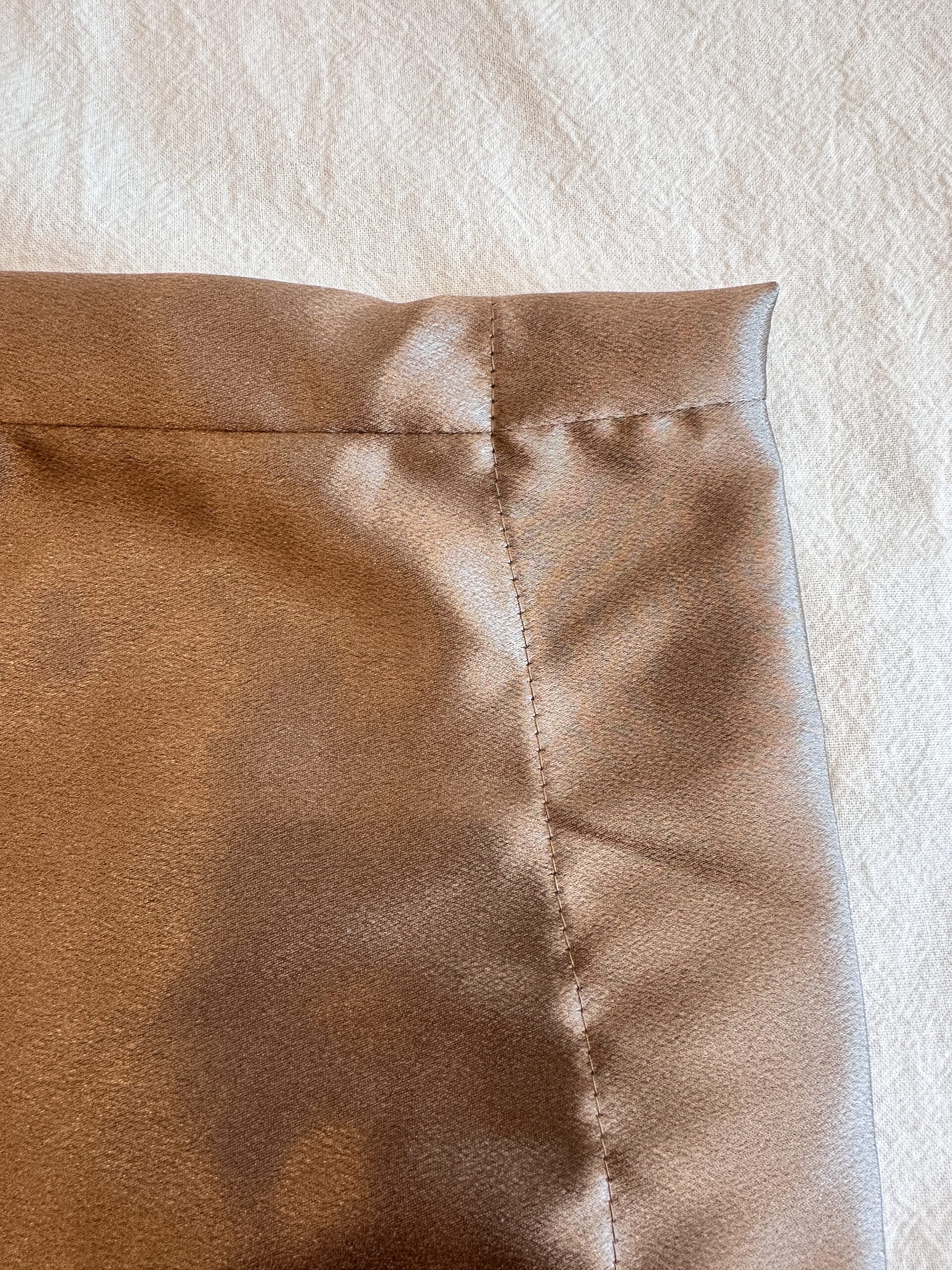 POLLERA DE VESTIR MARRON SATINADO NEGRA (S) - Imagen 3