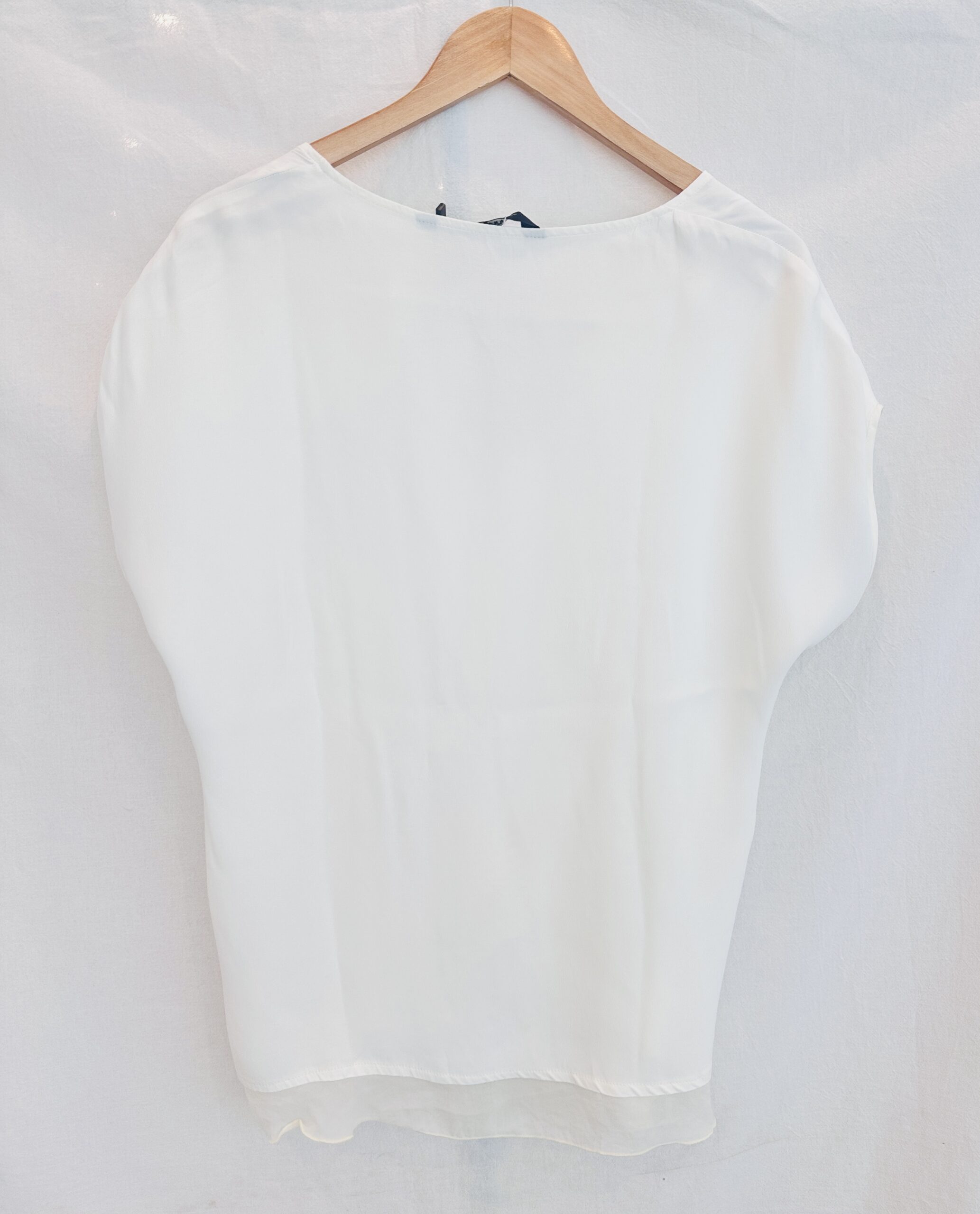BLUSA BLANCA CON VOLADOS ZARA (L) - Imagen 2