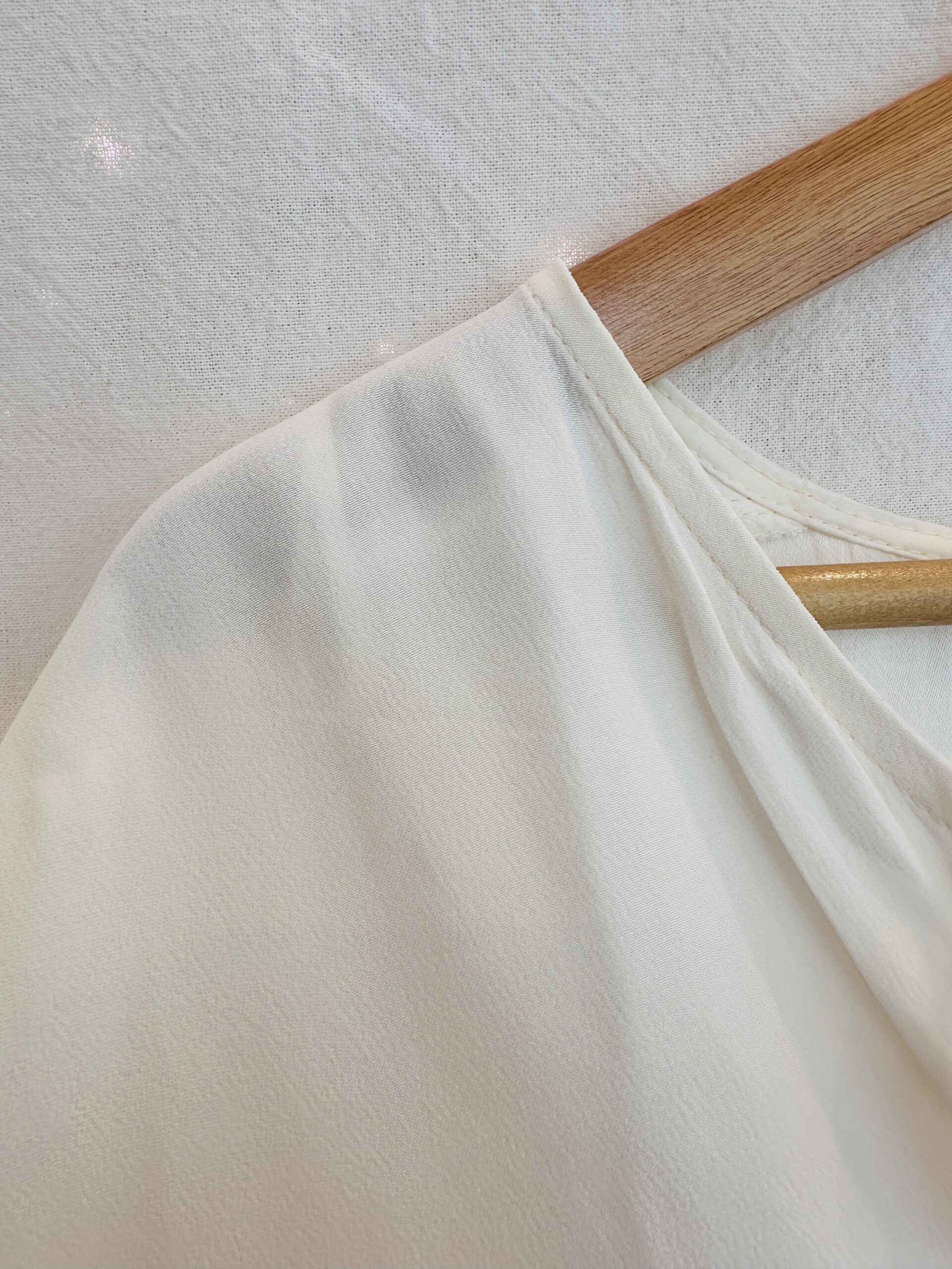 BLUSA BLANCA CON VOLADOS ZARA (L) - Imagen 3