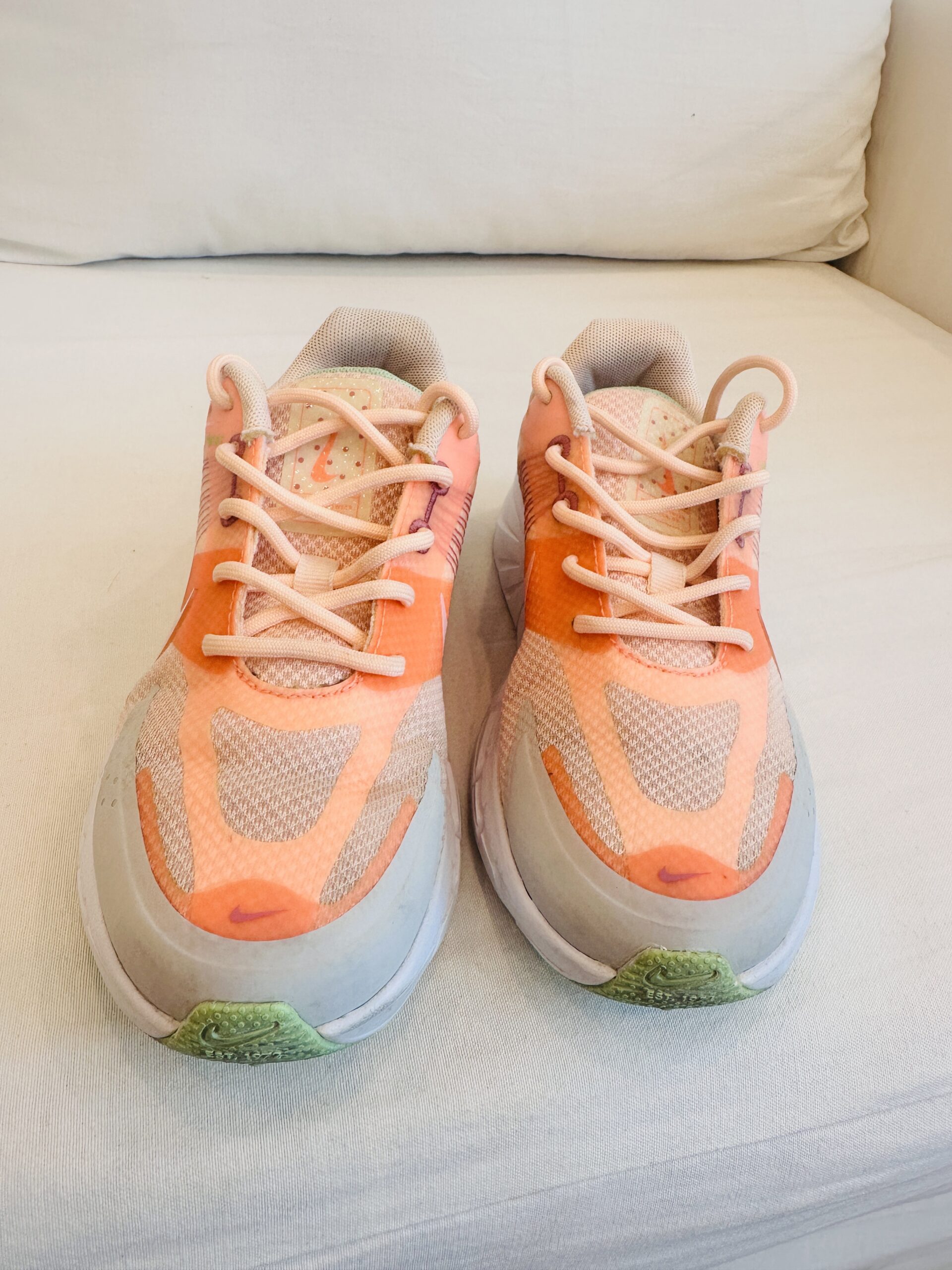 ZAPATILLAS DEPORTIVAS ROSA NUDE NIKE (36)