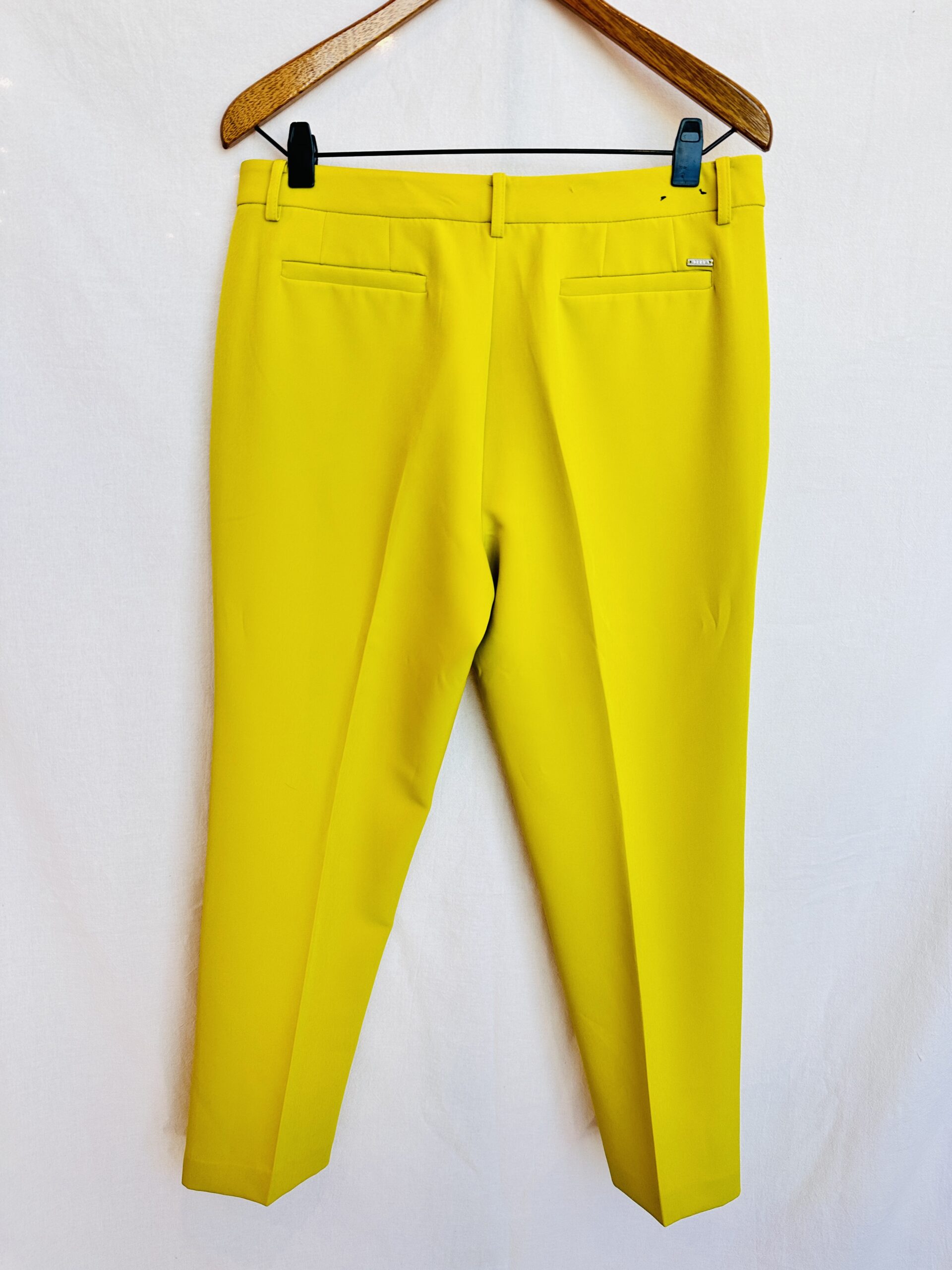 PANTALON DE VESTIR DKNY VERDE MANZANA (M) - Imagen 2