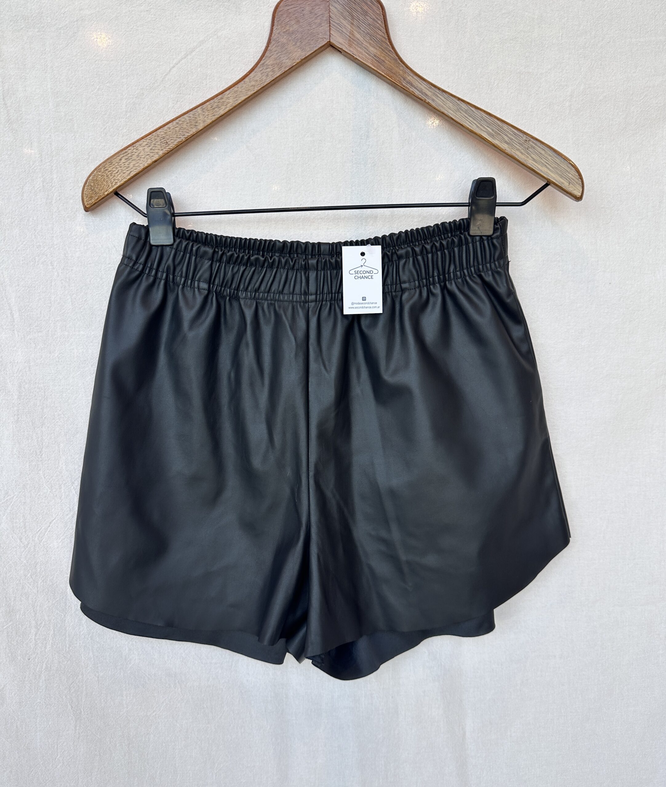 SHORT ENGOMADO NEGRO LAS BLONDAS (XL)
