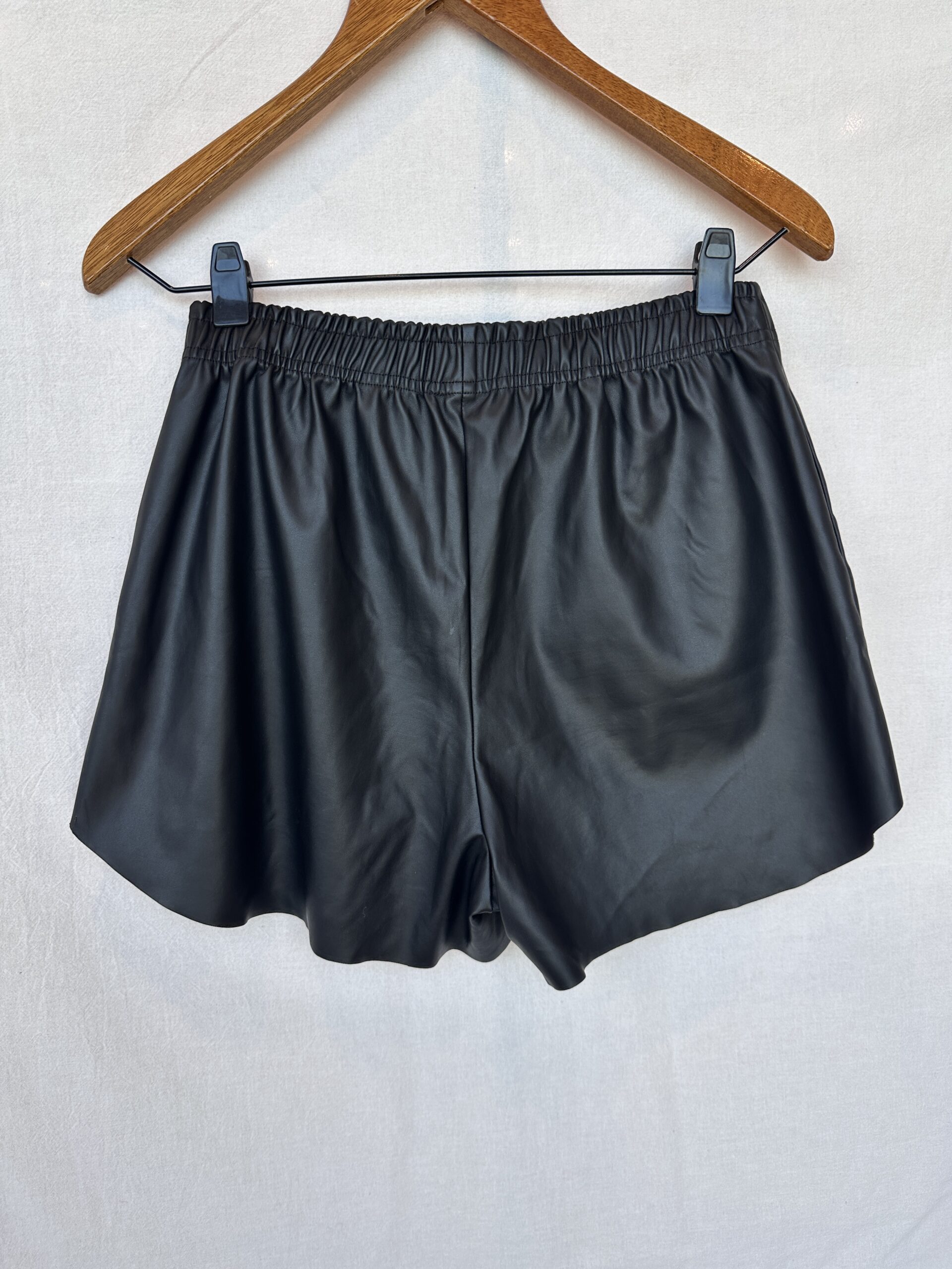 SHORT ENGOMADO NEGRO LAS BLONDAS (XL) - Imagen 2