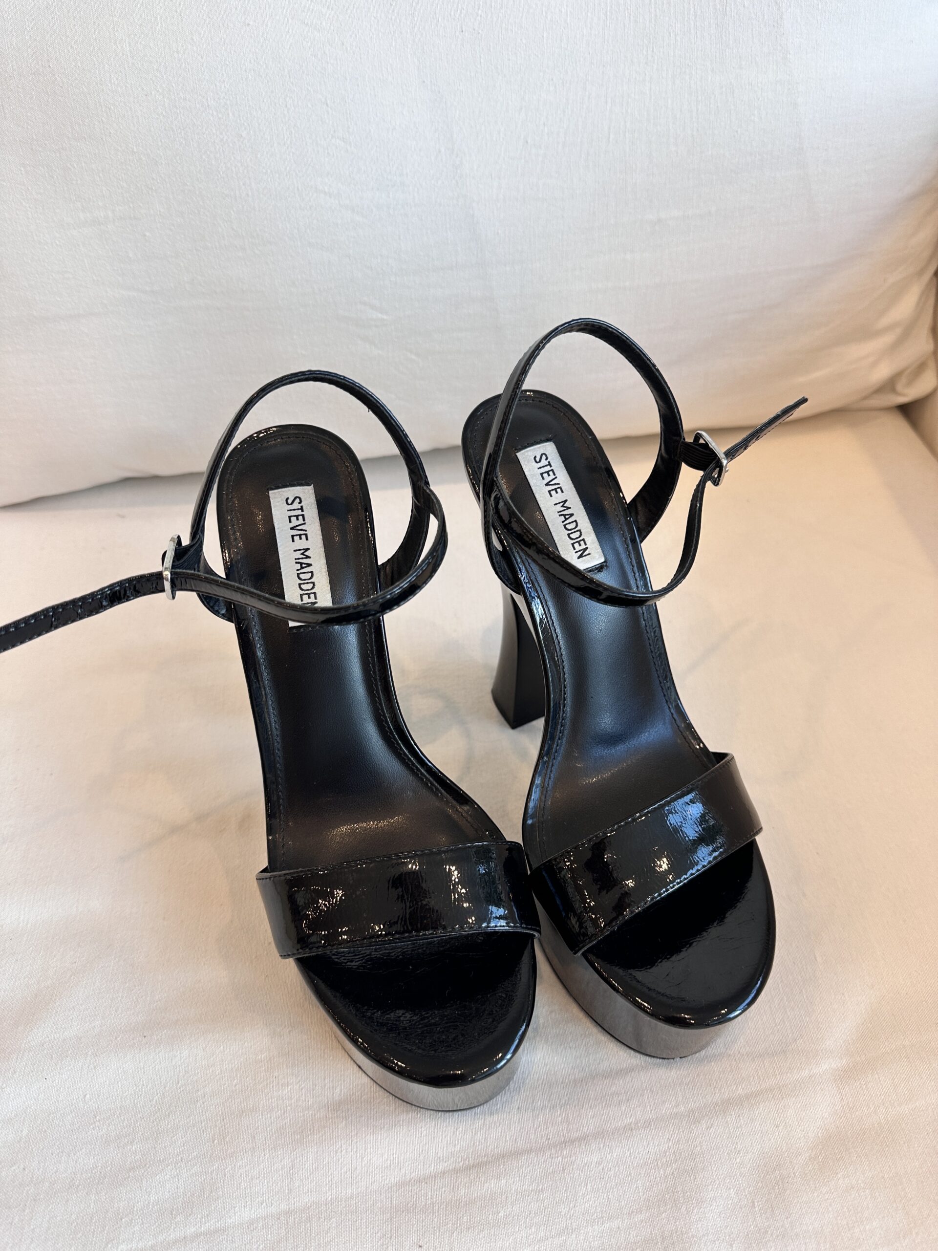ZAPANOS NEGROS ACHAROLADOS STEVE MADDEN (39) - Imagen 2