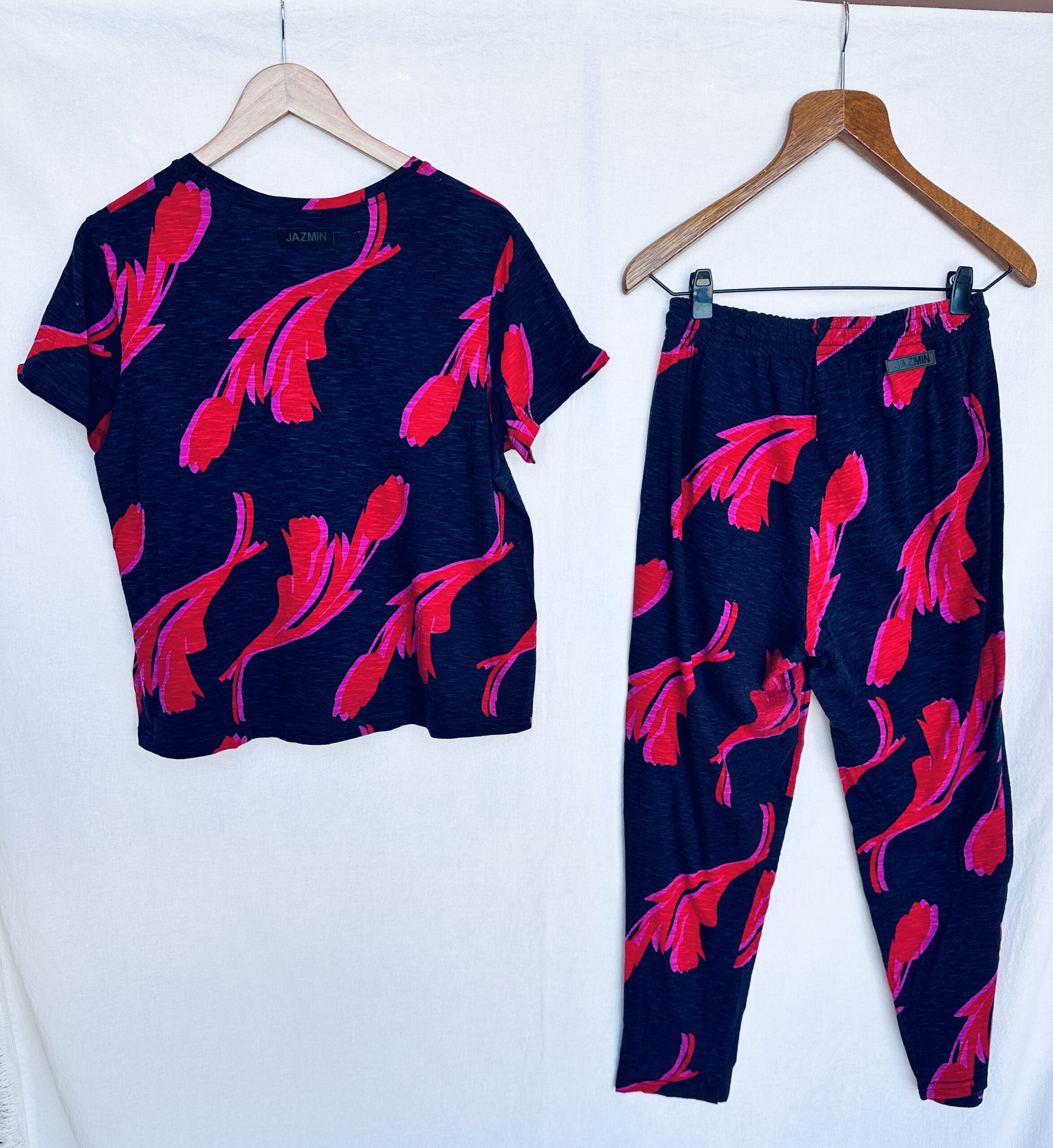 SET MONOCRONATICO BLUSA + BABUCHA AZUL ESTAMPADO JAZMIN CHEBAR (L) - Imagen 2