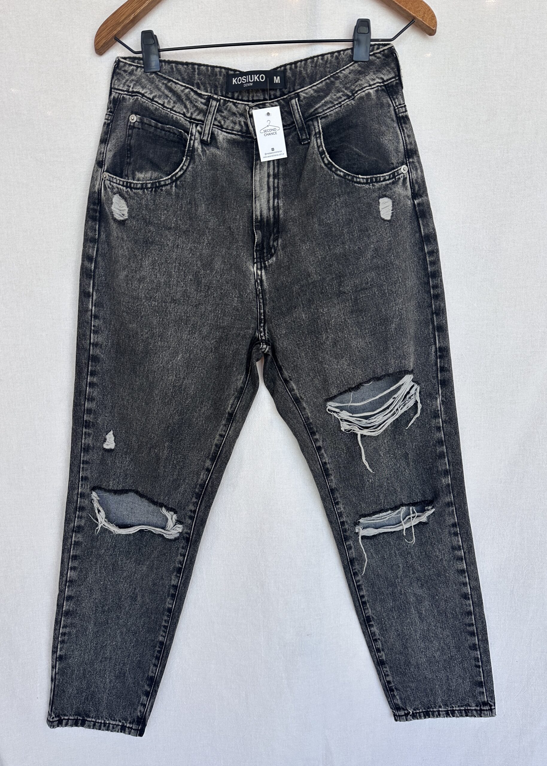 JEAN NEGRO RIGIDO MOM CON ROTURAS (M)
