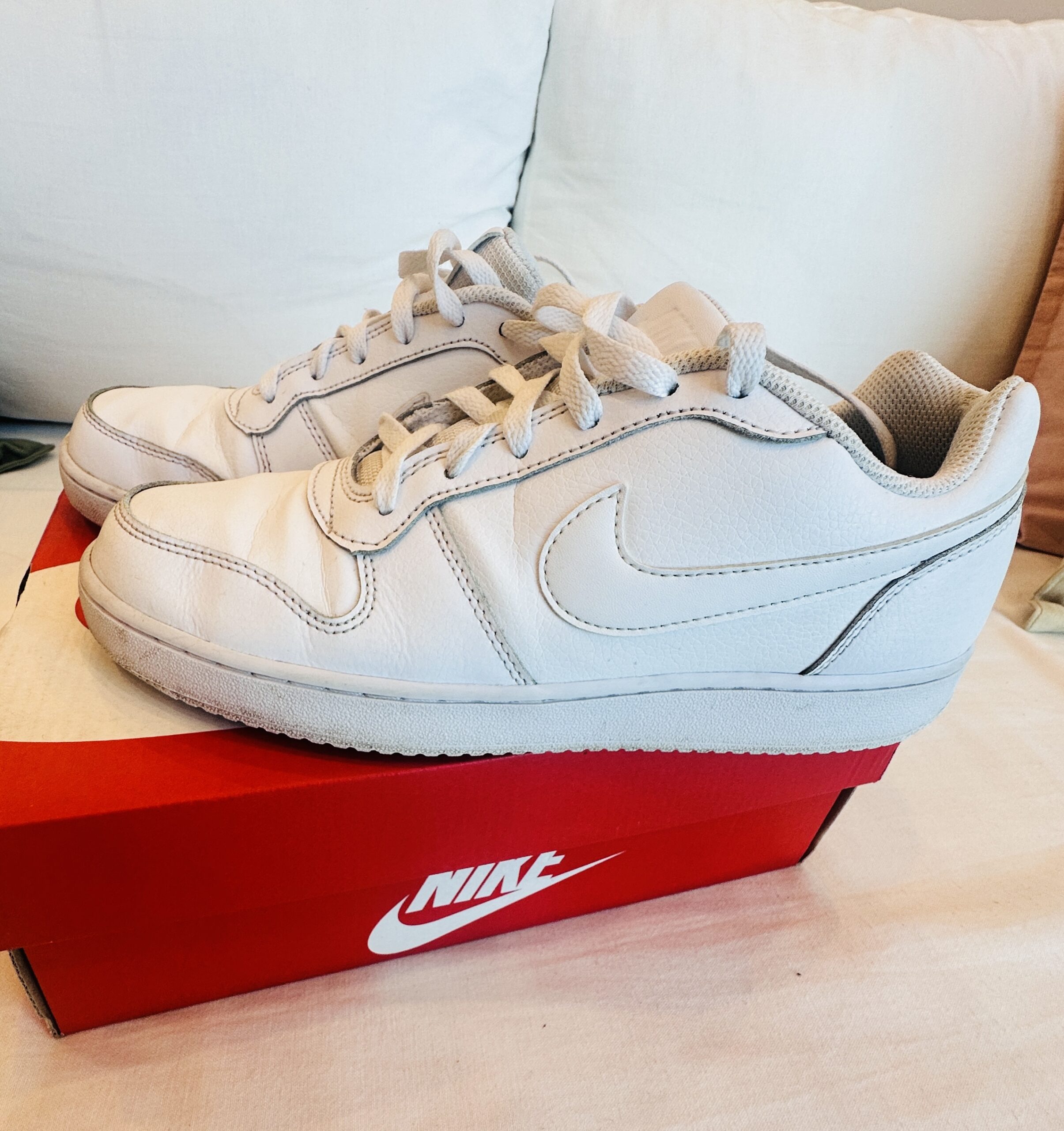 ZAPATILLAS CLASICAS BLANCAS NIKE (40)