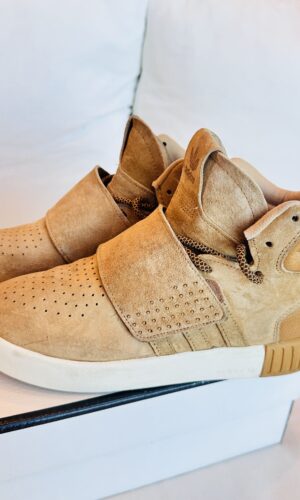 BOTINETAS GAMUZA BEIGE ADIDAS (38)