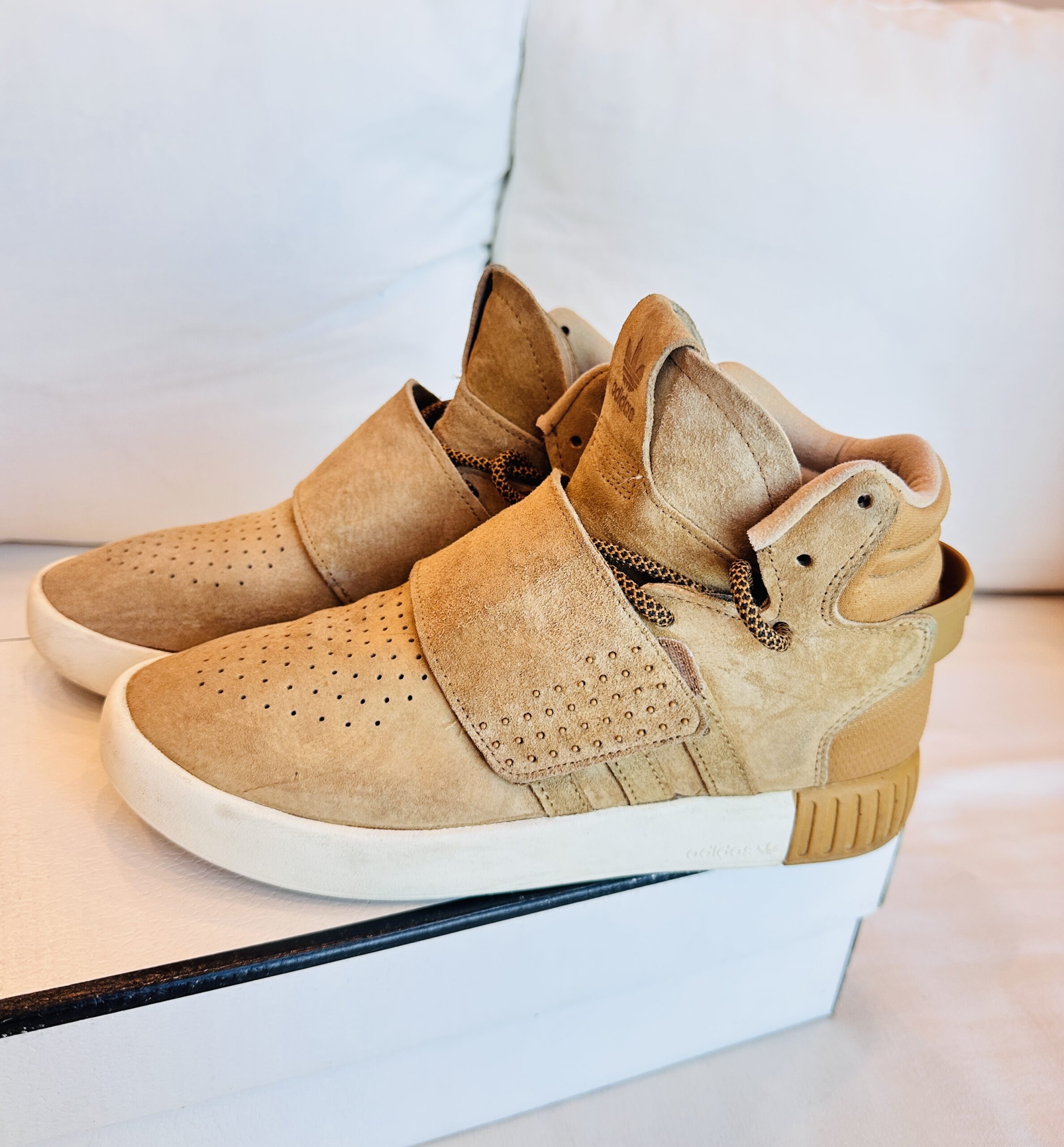 BOTINETAS GAMUZA BEIGE ADIDAS (38)