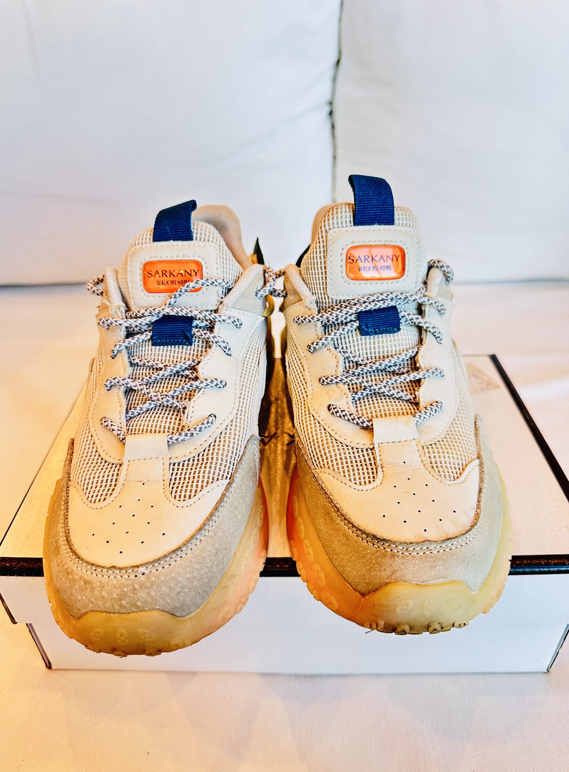 ZAPATILLAS URBANAS FUTURISTAS SARKANY (40) - Imagen 2