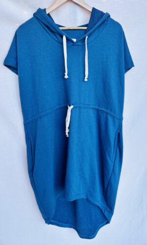 VESTIDO DEPORTIVO SIN MANGAS AZUL CANGU.AR NUEVO CON ETIQUETA(L)