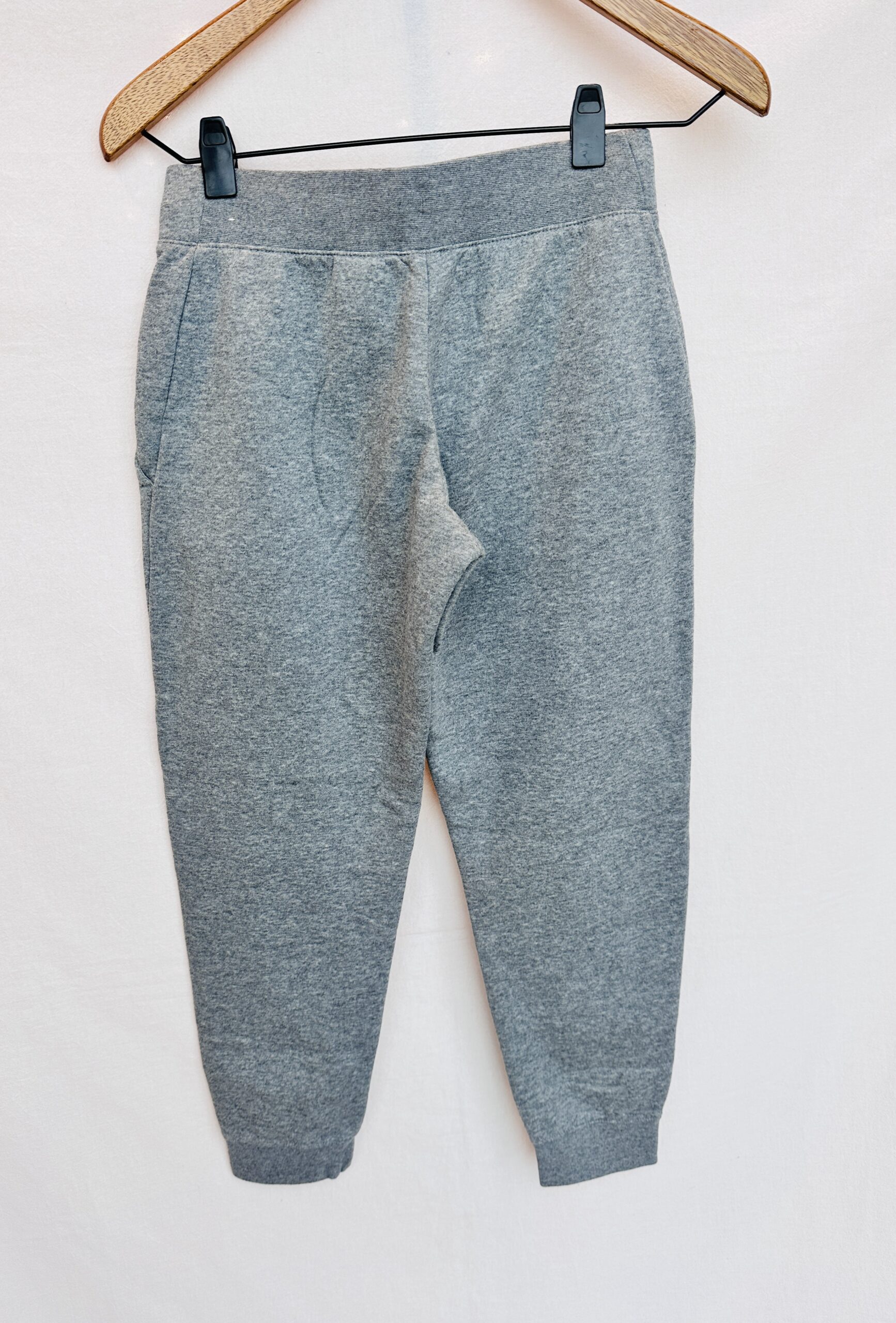 JOGGIN FREEZADO GRIS NIKE (S) - Imagen 2
