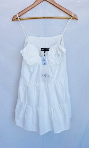 VESTIDO BLANCO DETALLE FLORES ZARA NUEVO CON ETIQUETA (M)