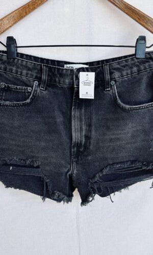 SHORT NEGRO RIGIDO ZARA (S)