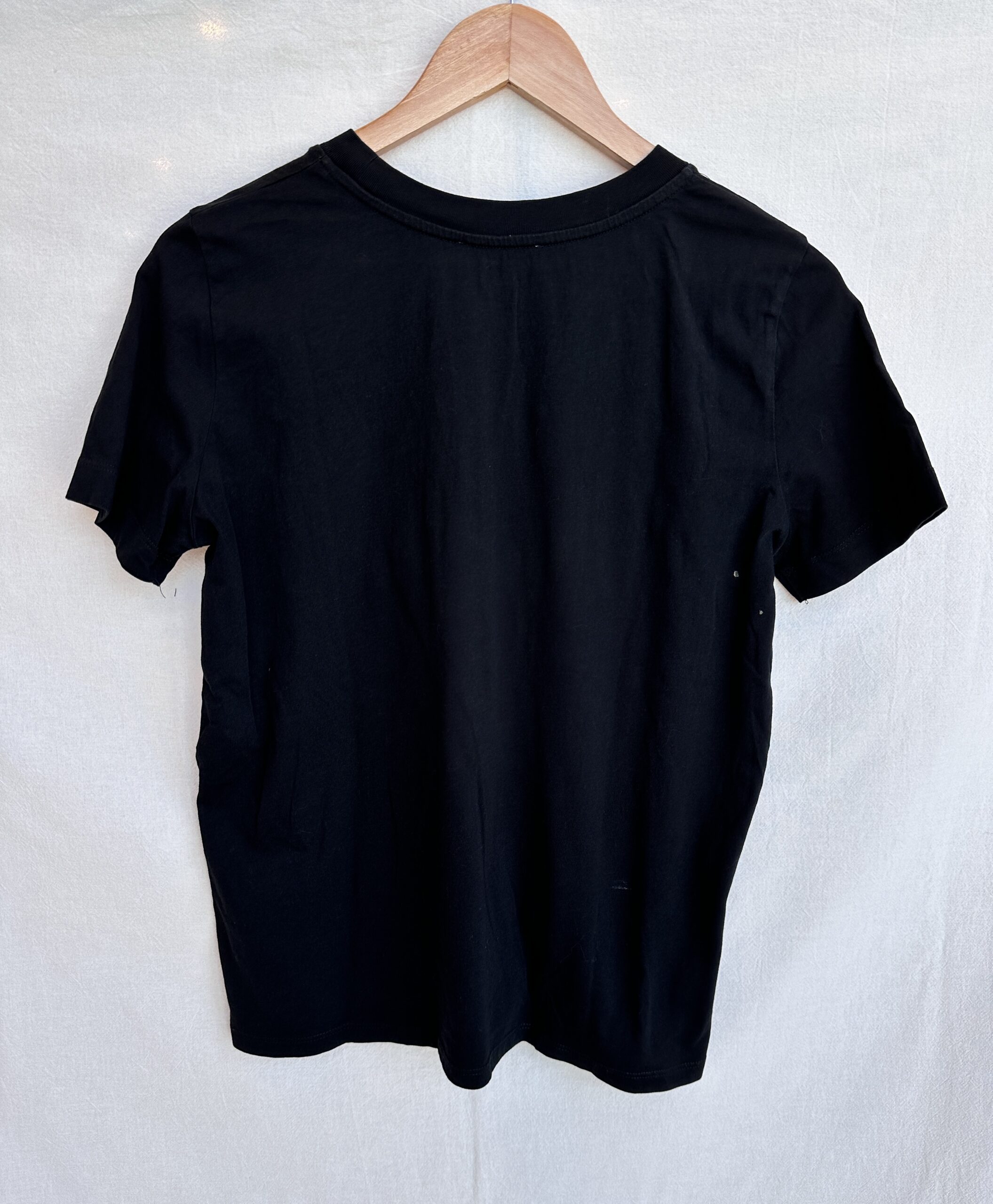 REMERA NEGRA ZARA CON APLIQUES (M) - Imagen 2