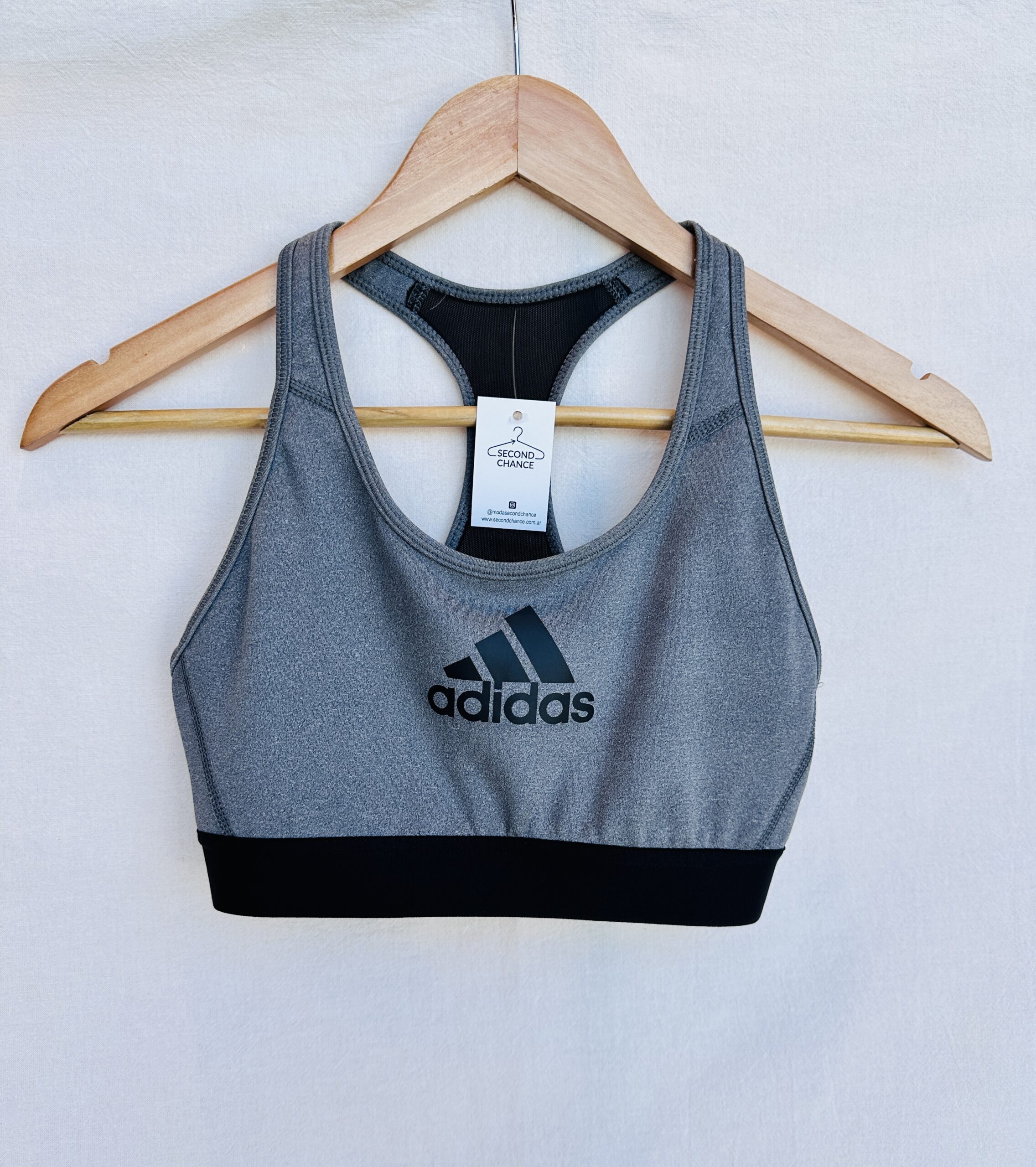 TOP DEPORTIVO GRIS ADIDAS (XS)