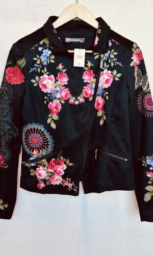 CHAQUETA NEGRA + ESTAMPADO 101 IDIEES  (M)