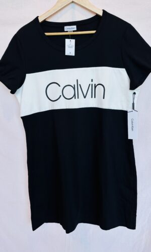 REMERON NEGRO CALVIN KLEIN NUEVO CON ETIQUETA (XL)