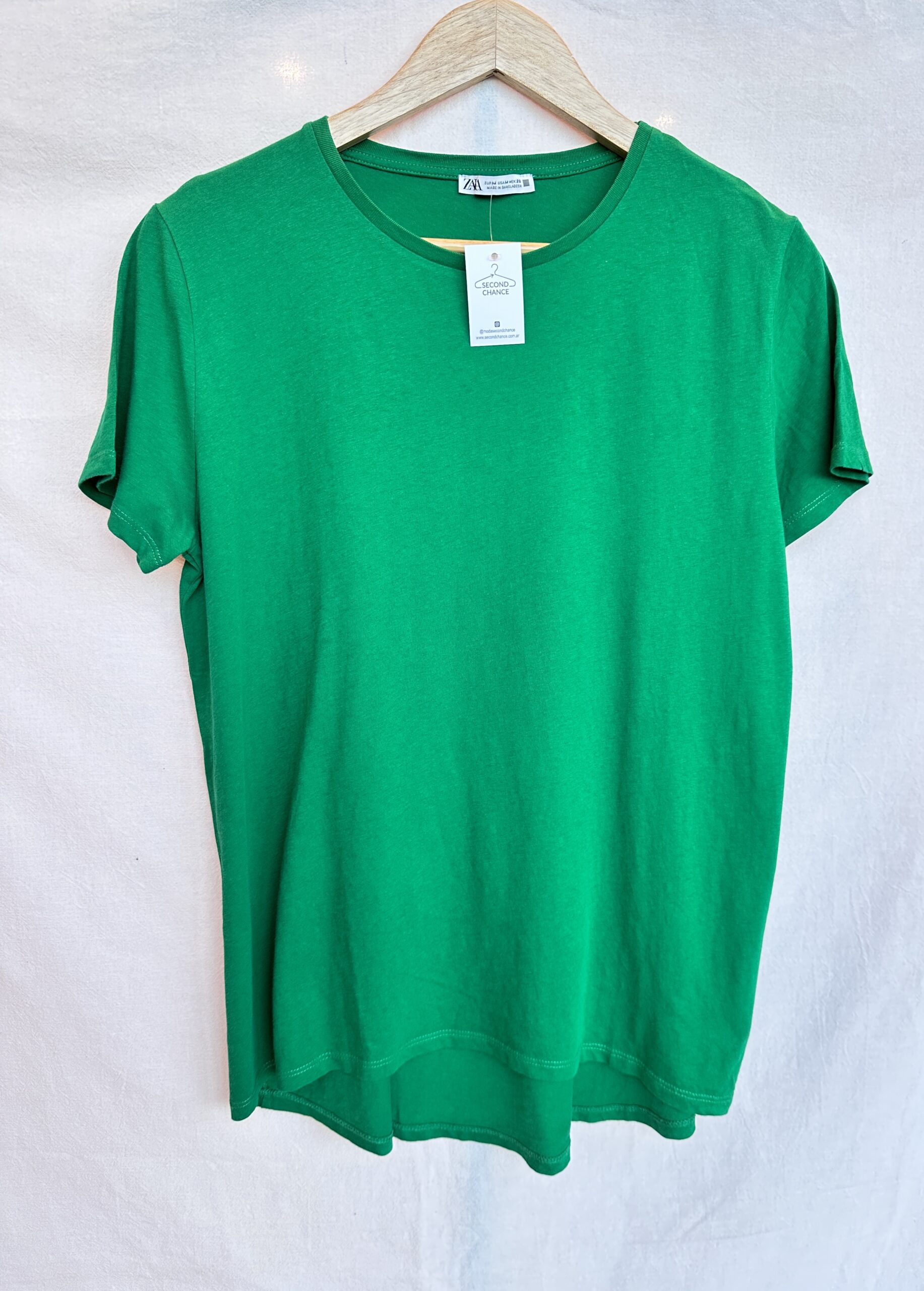 REMERA BASICA VERDE ZARA (M)
