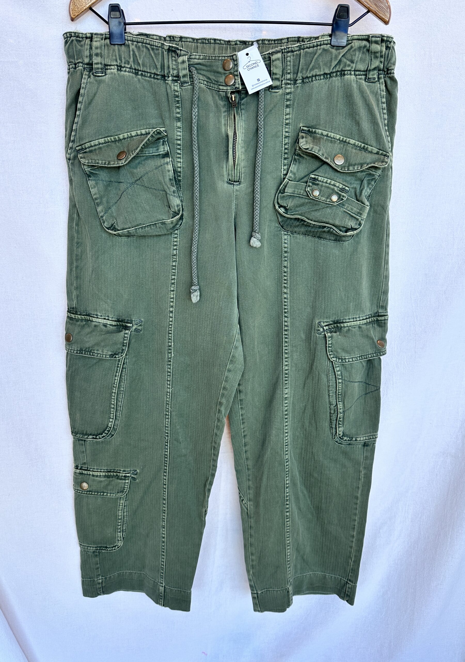 JEAN CARGO VERDE FREE PEOPLE (L)