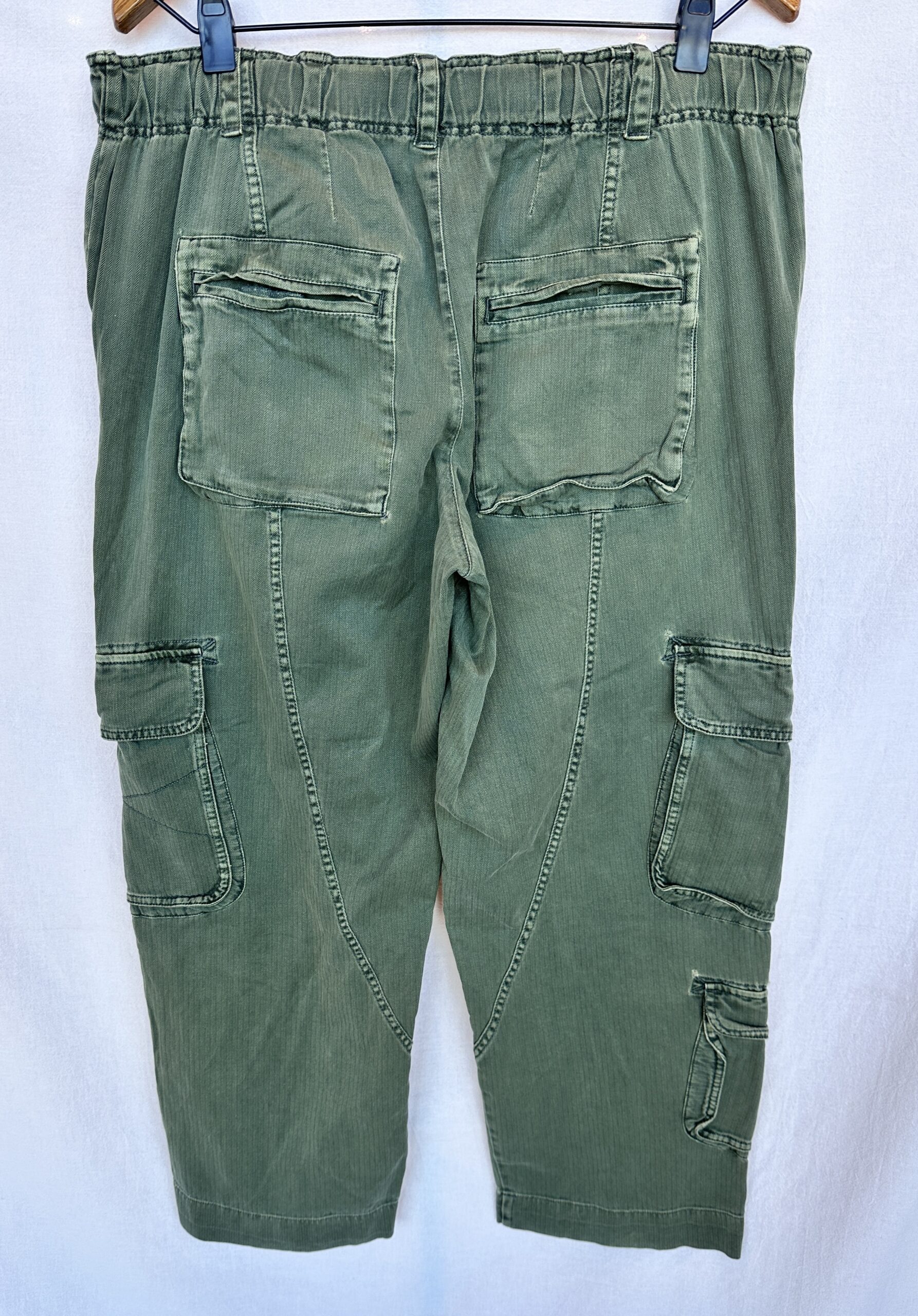 JEAN CARGO VERDE FREE PEOPLE (L) - Imagen 2