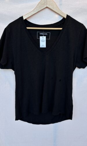 REMERA NEGRA CHER (L)