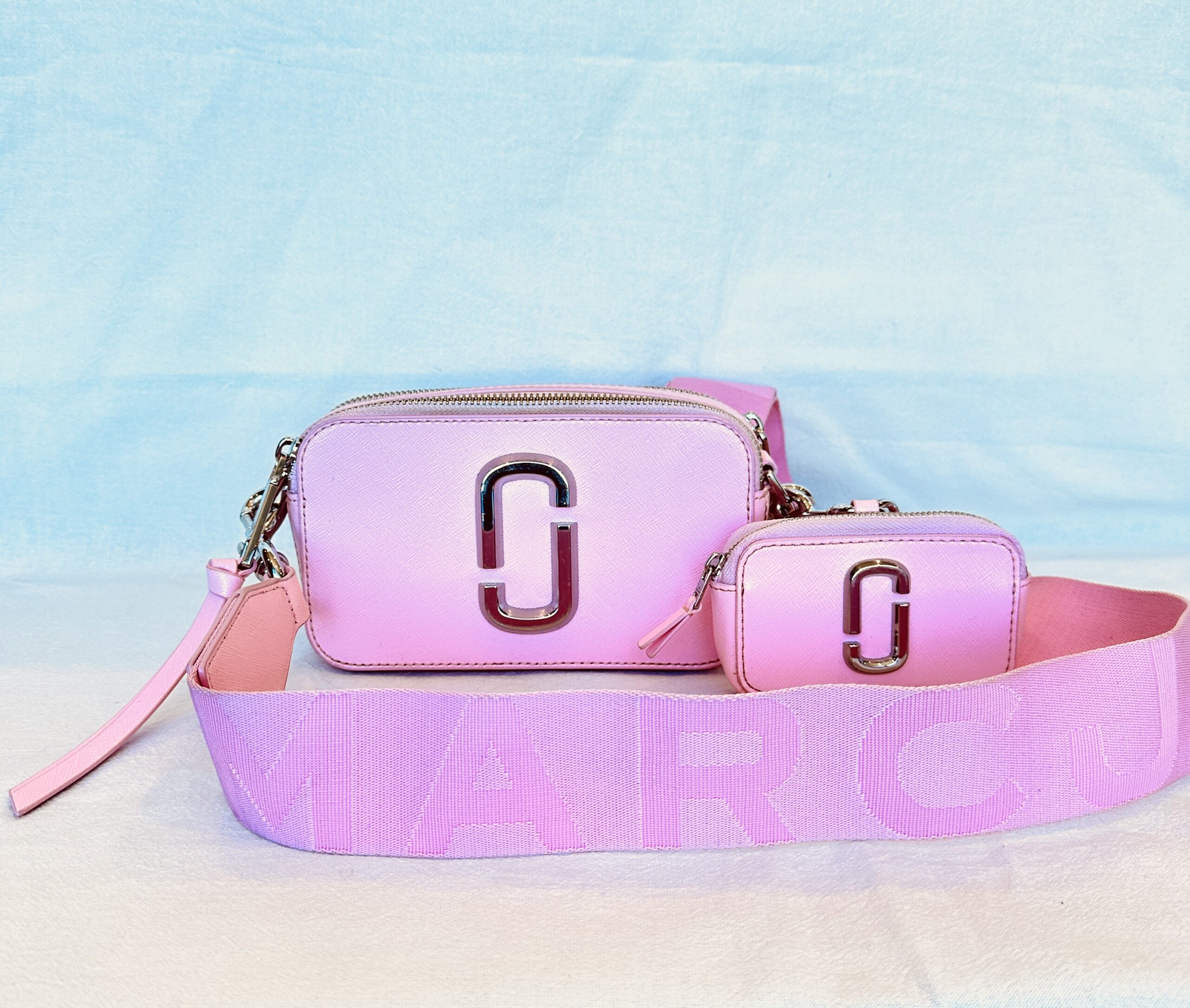 MINI BANDOLERA ROSA + MONEDERO MARC JACOBS