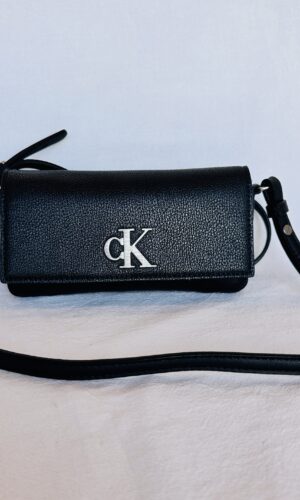 MINI BANDOLERA NEGRA CALVIN KLEIN