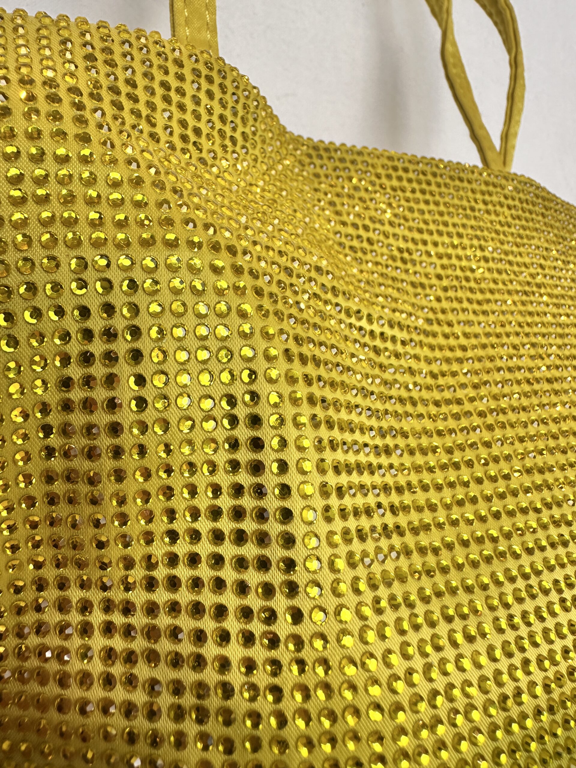 MINIBAG CON STRASS AMARILLA +CADENA ZARA - Imagen 3