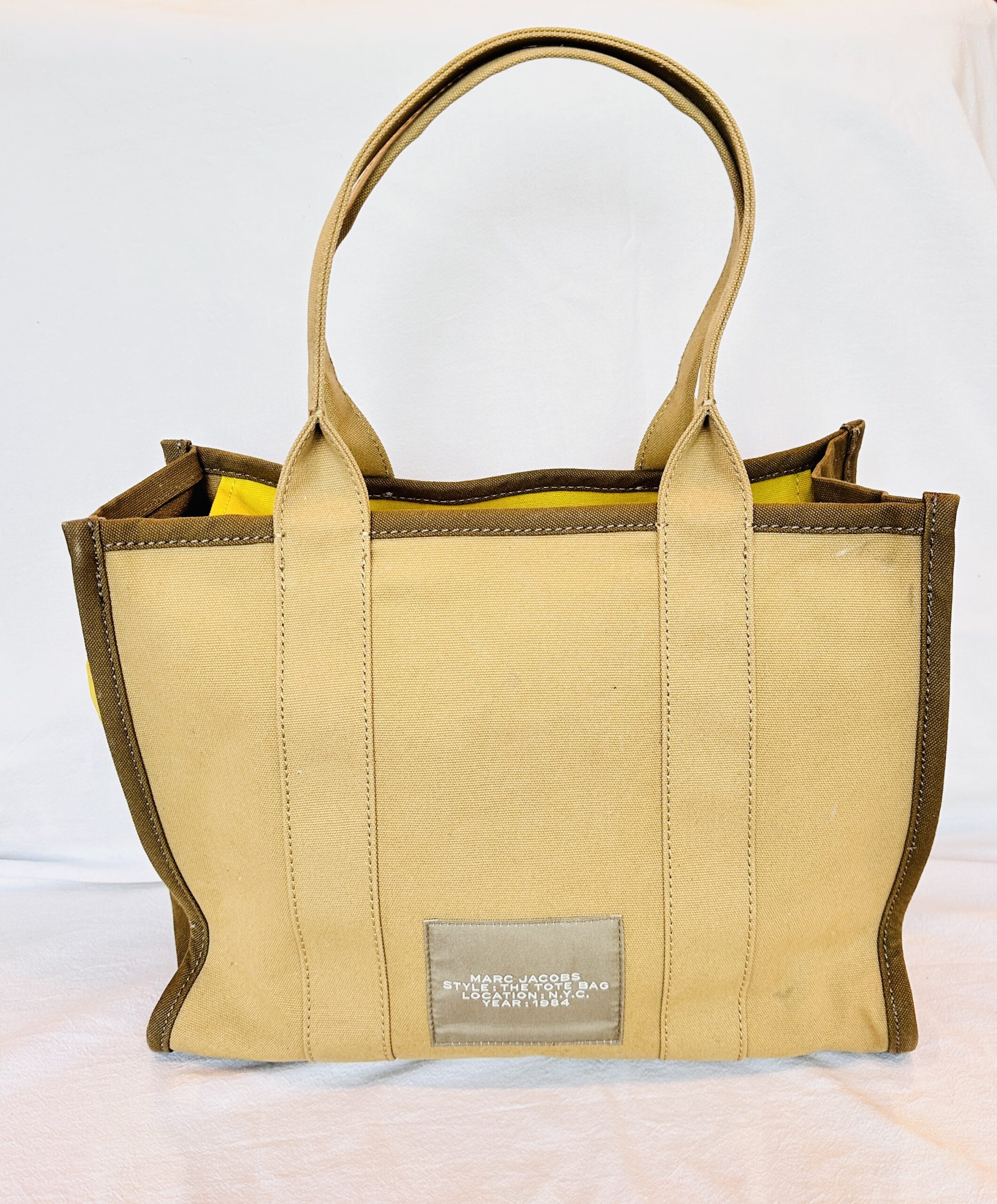 BOLSO THE TOTE BAG MOSTAZA MARC JACOBS - Imagen 2