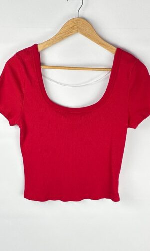 REMERA ROJA UNIVERSAL THREAD (M)