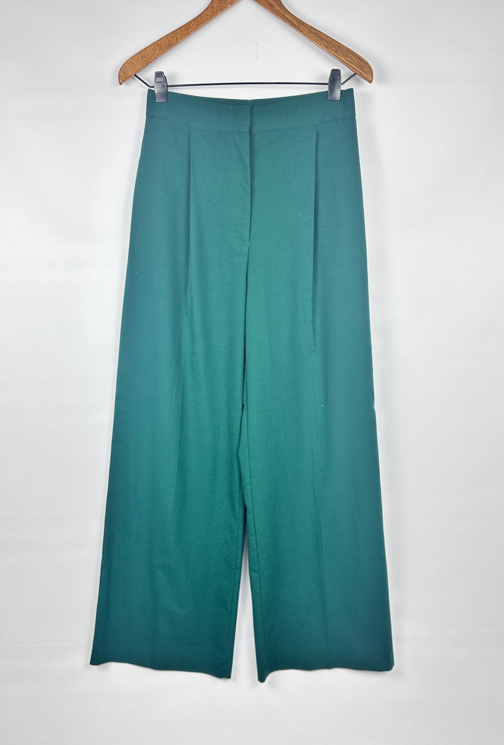 PANTALON DE VESTIR VERDE ZARA (M)