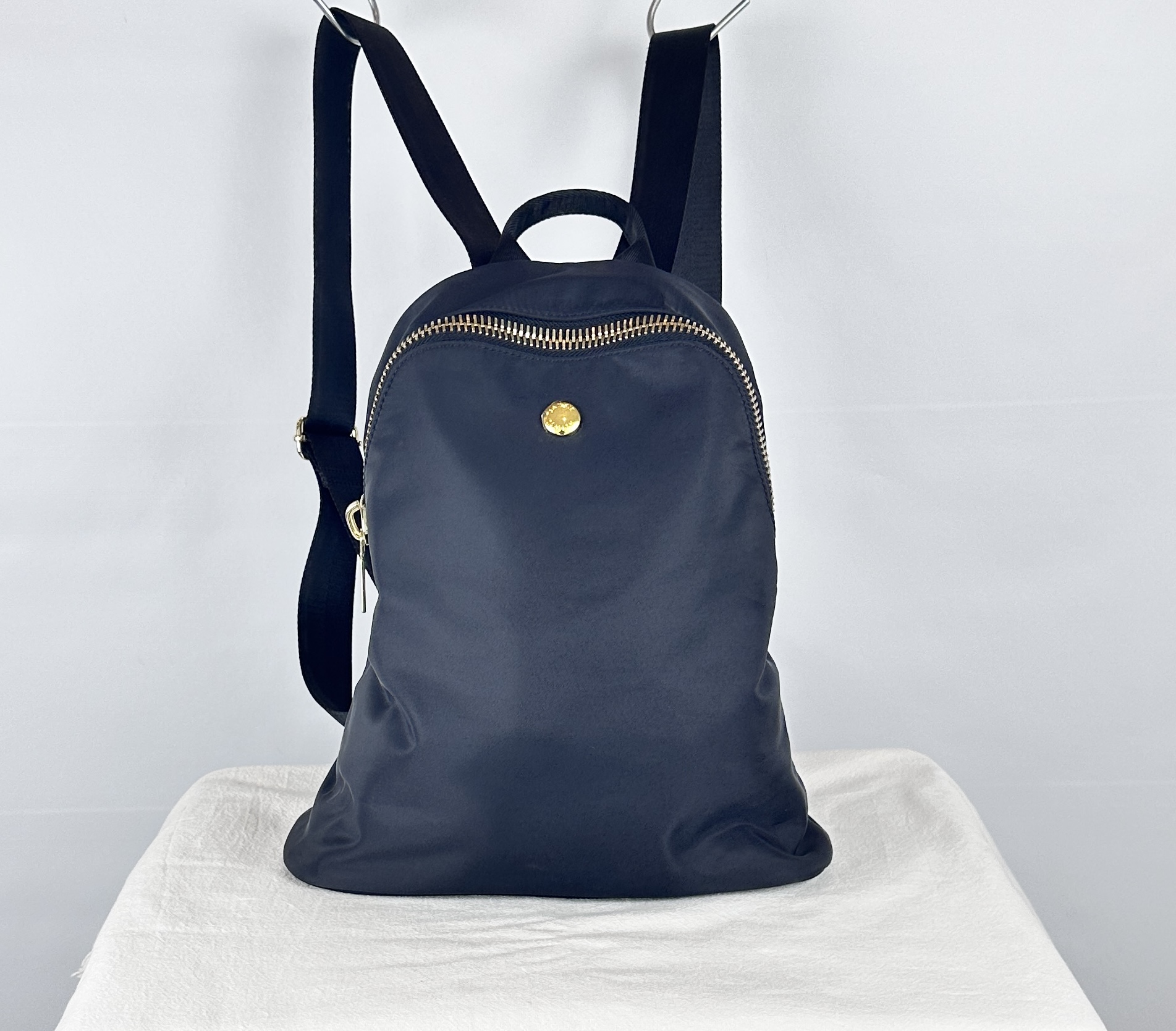 MOCHILA NEGRA JACKIE SMITH