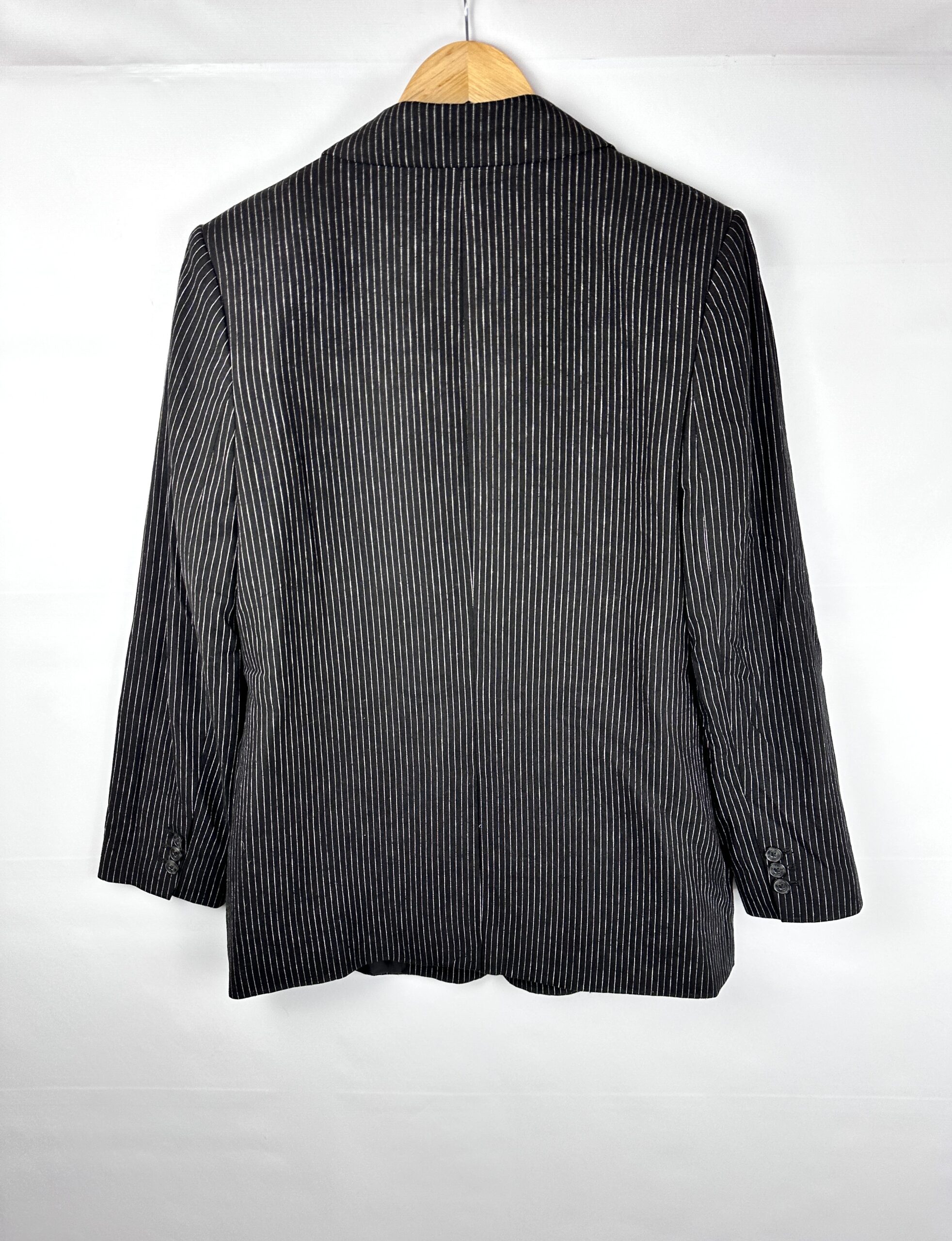 BLAZER A RAYAS NEGRO + BLANCO DKNY (L) - Imagen 3