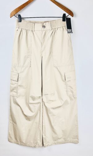 PANTALON BEIGE CARGO DKNY NUEVO CON ETIQUETA (M)